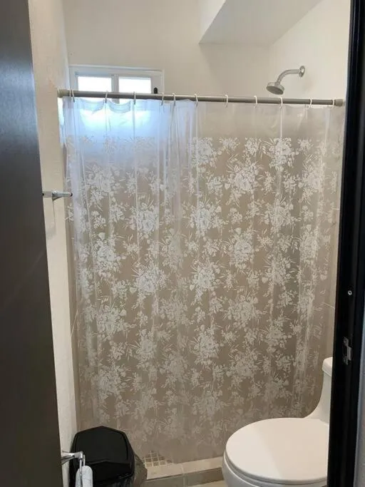 Hermoso apartamento piscina, céntrico, área libre.