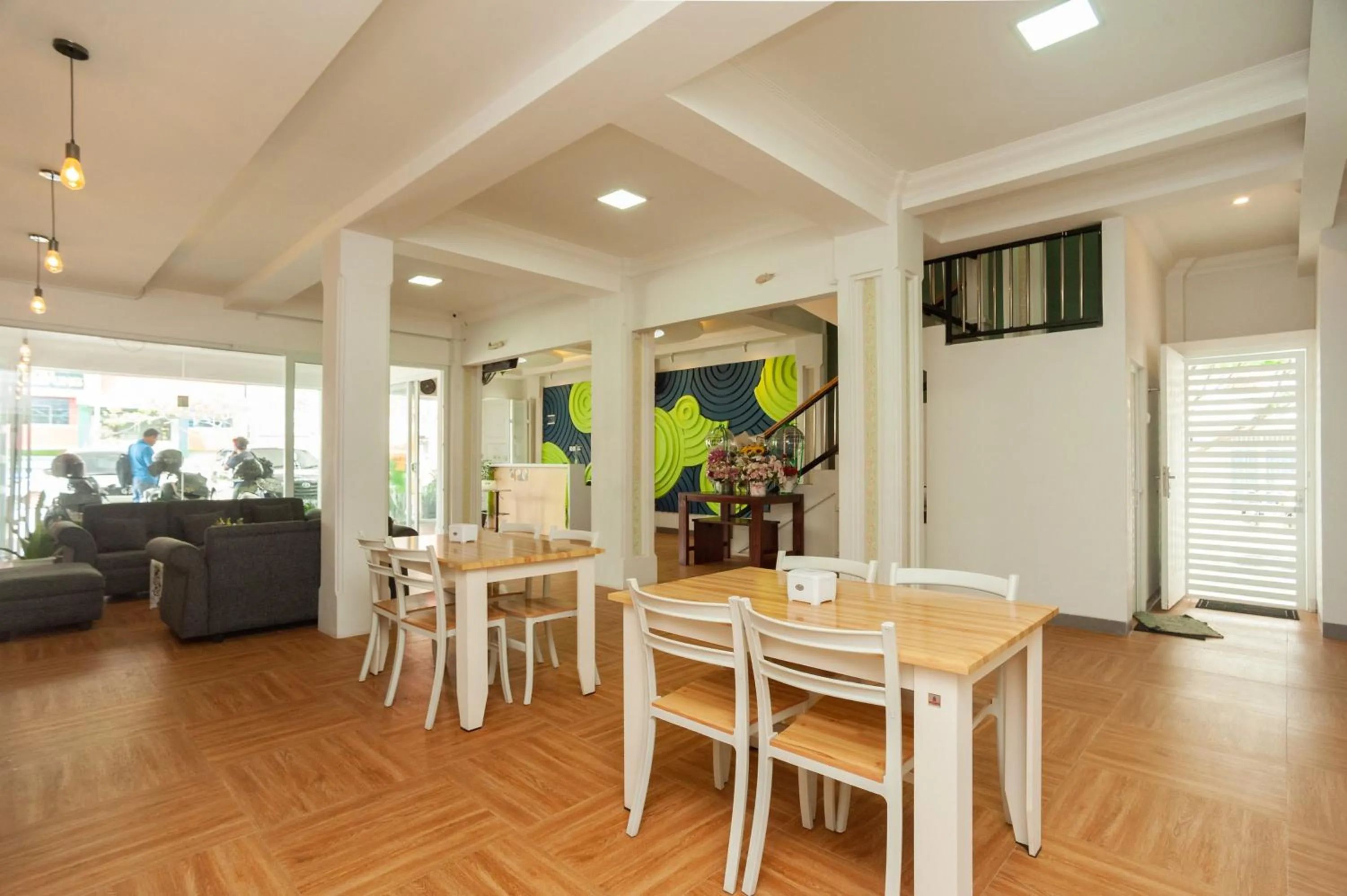 Seating area in Urbanview Hotel Bong Gajah Lampung