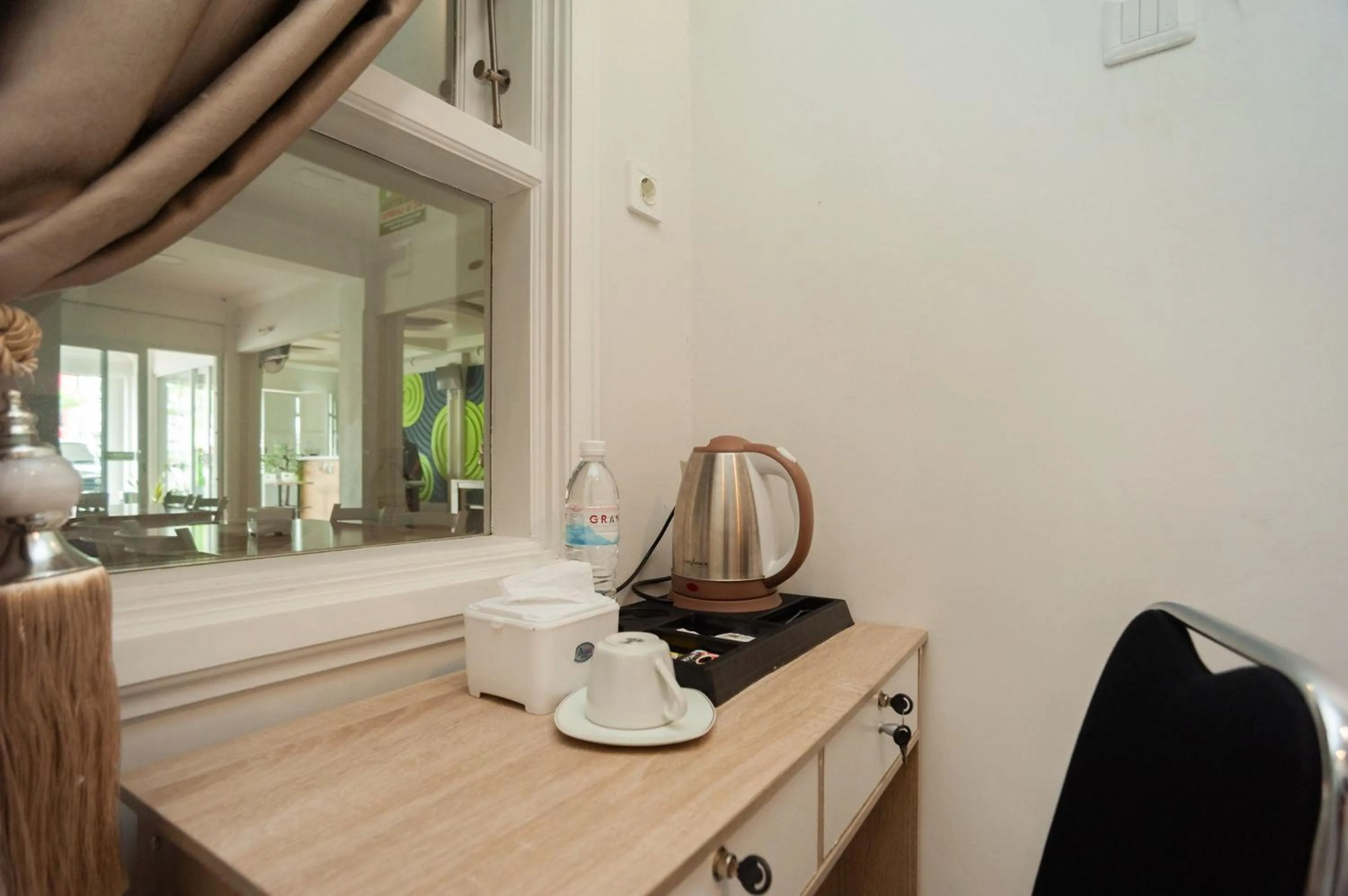 Coffee/tea facilities in Urbanview Hotel Bong Gajah Lampung