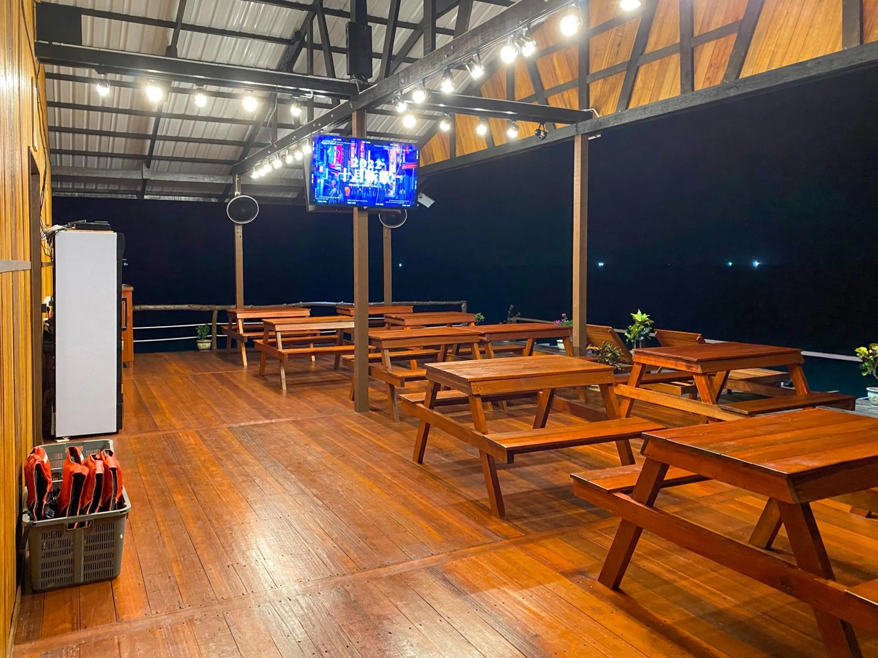 Restaurant/places to eat in Pavalintang Resort