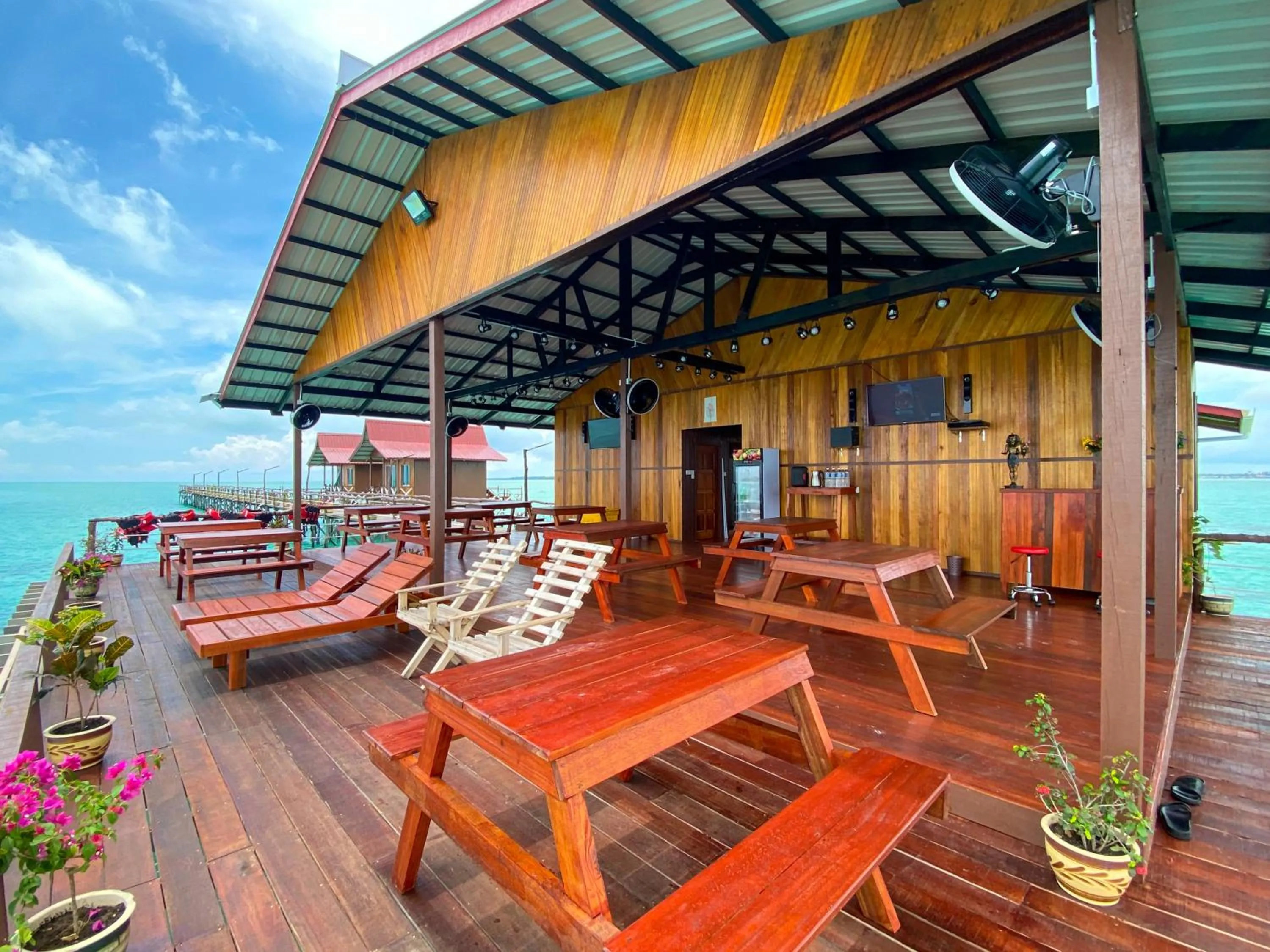 Restaurant/places to eat in Pavalintang Resort