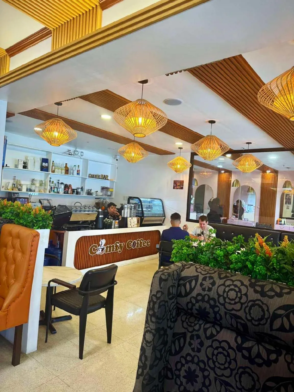 Restaurant/places to eat in Comfy Inn Mabini Manila