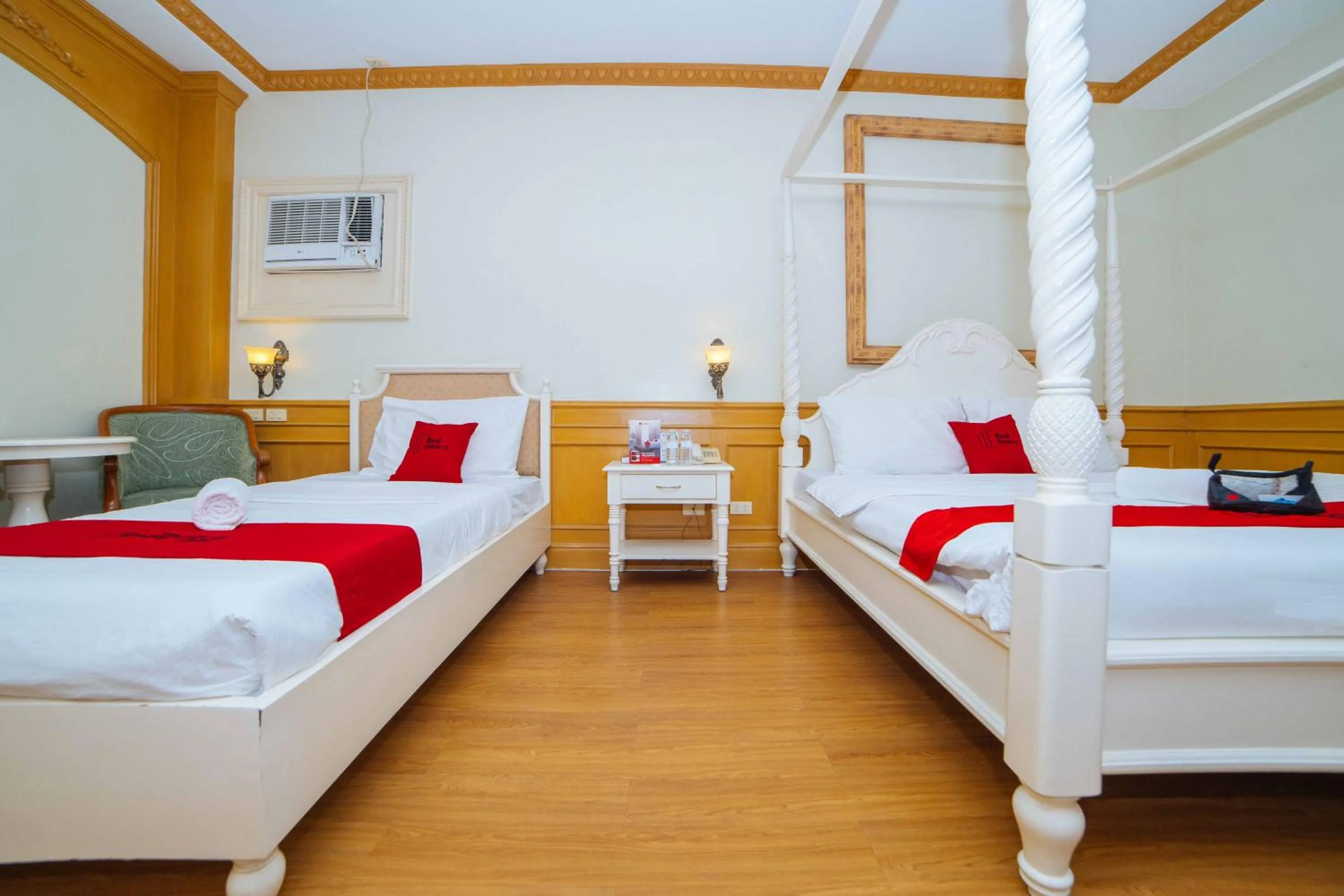 Bed in Hotel Vanna Angeles City Pampanga by RedDoorz