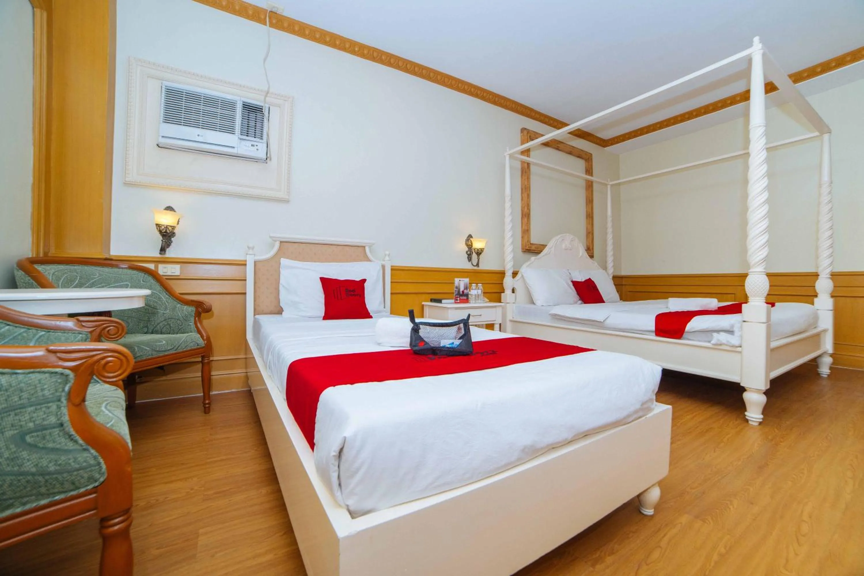 Bed in Hotel Vanna Angeles City Pampanga by RedDoorz