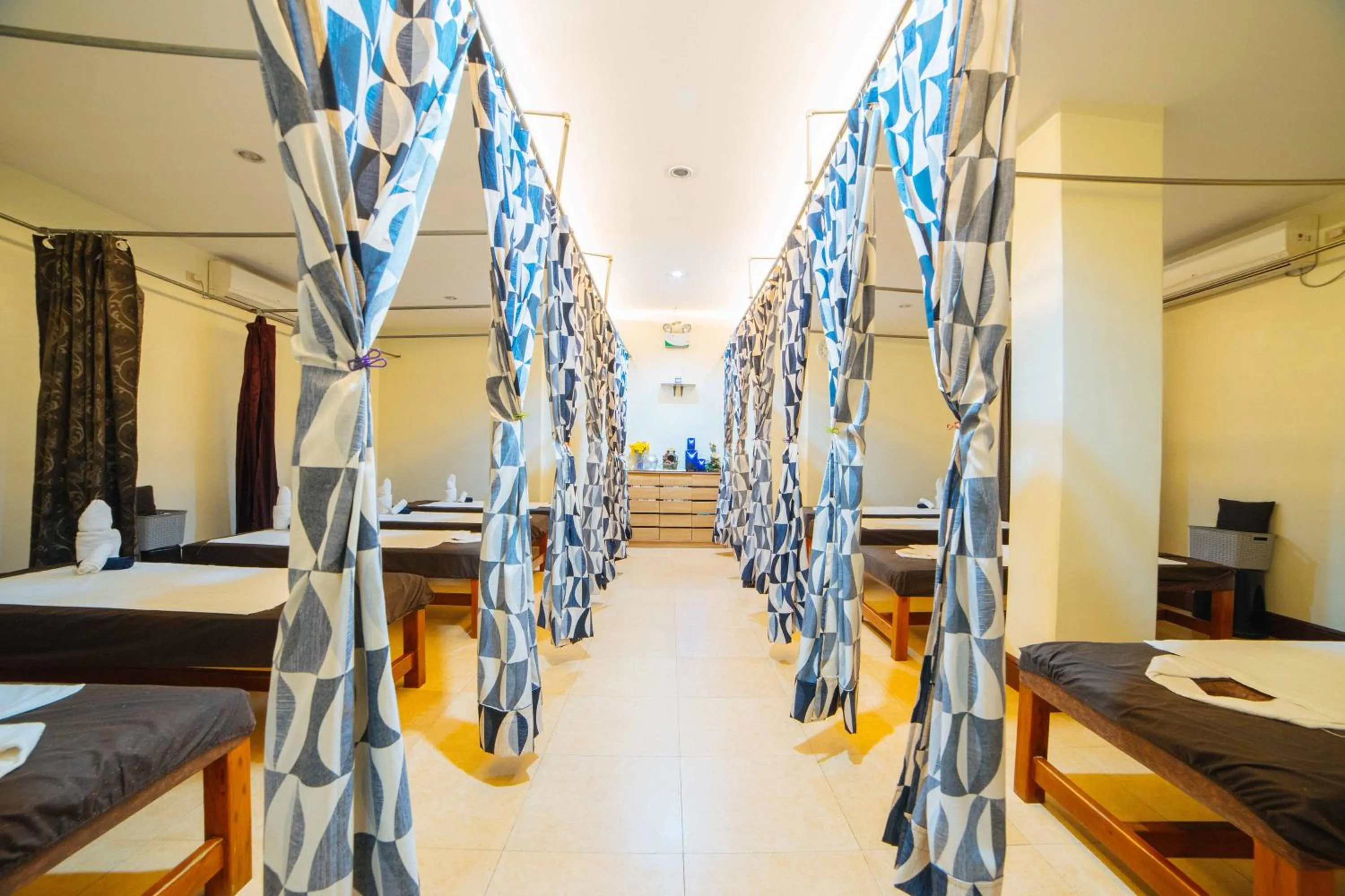 Spa and wellness centre/facilities in Hotel Vanna Angeles City Pampanga by RedDoorz