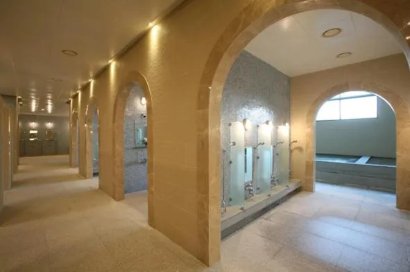 Public Bath in Sun Valley Hotel