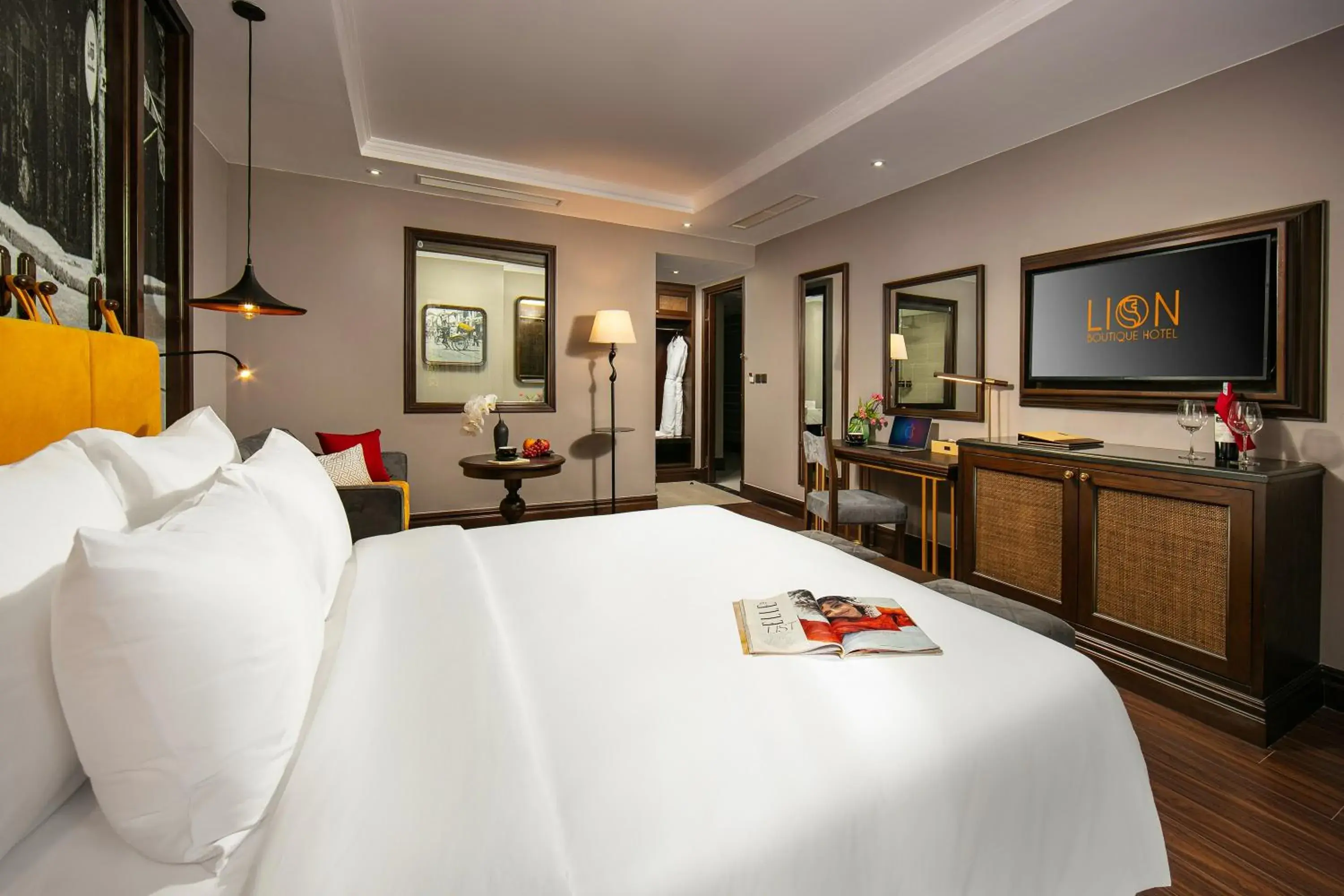 Junior Suite with Balcony in Hanoi Lion Boutique Hotel & Spa Junior Suite with Balcony in Hanoi Lion Boutique Hotel & Spa