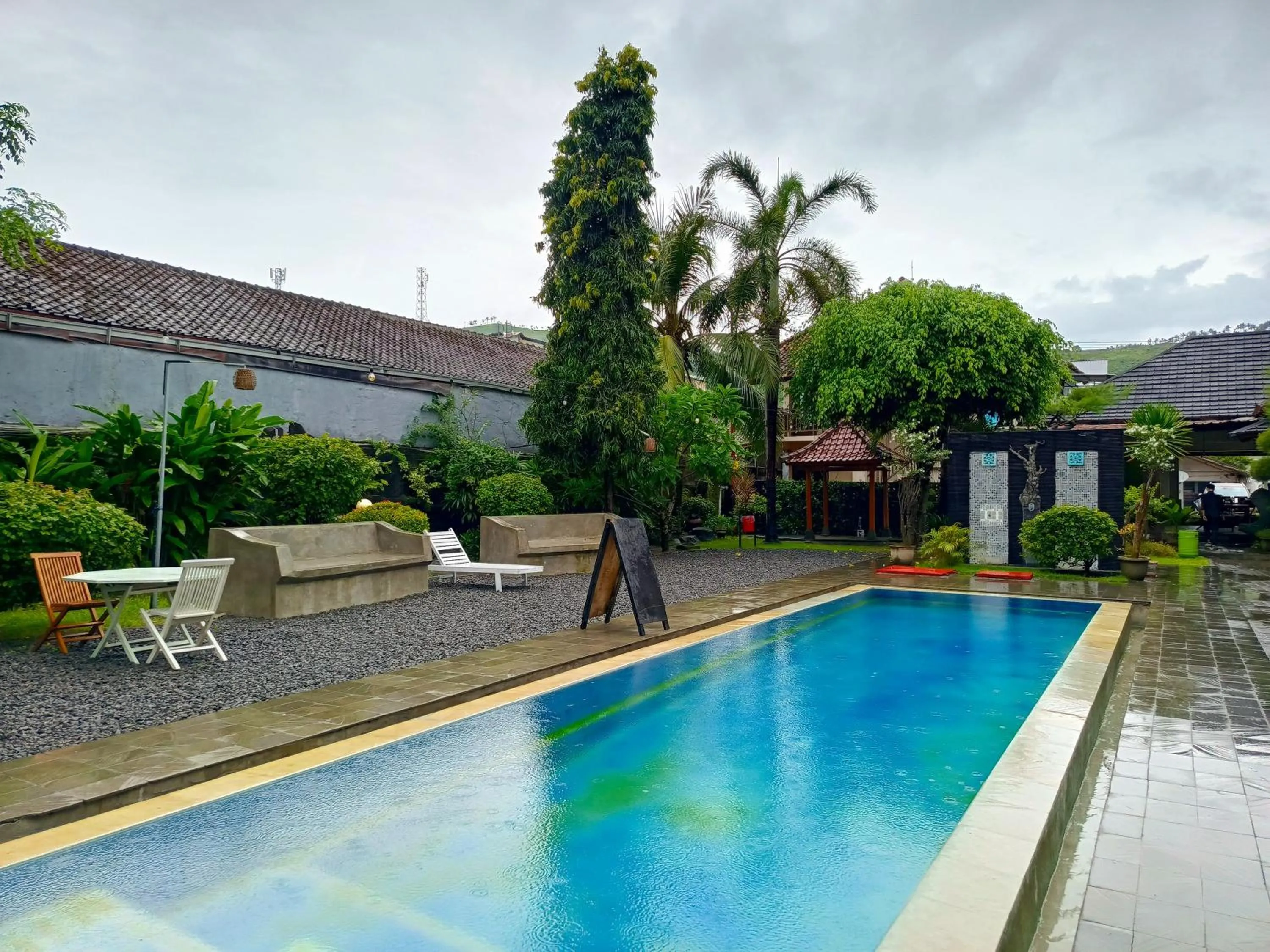 Swimming pool in Melati Resort & Hotel Kuta Lombok