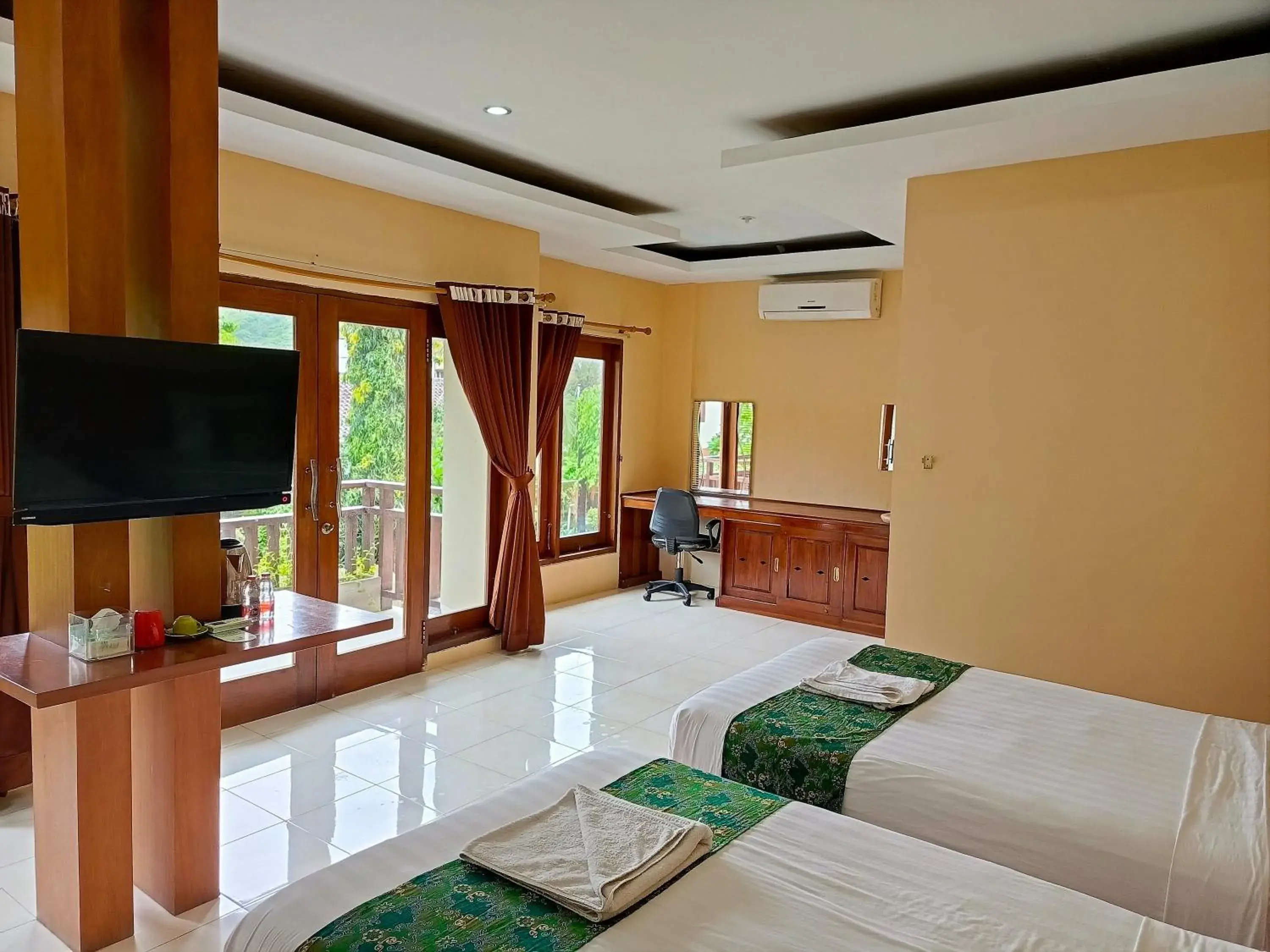 Large Twin Room in Melati Resort & Hotel Kuta Lombok Large Twin Room in Melati Resort & Hotel Kuta Lombok