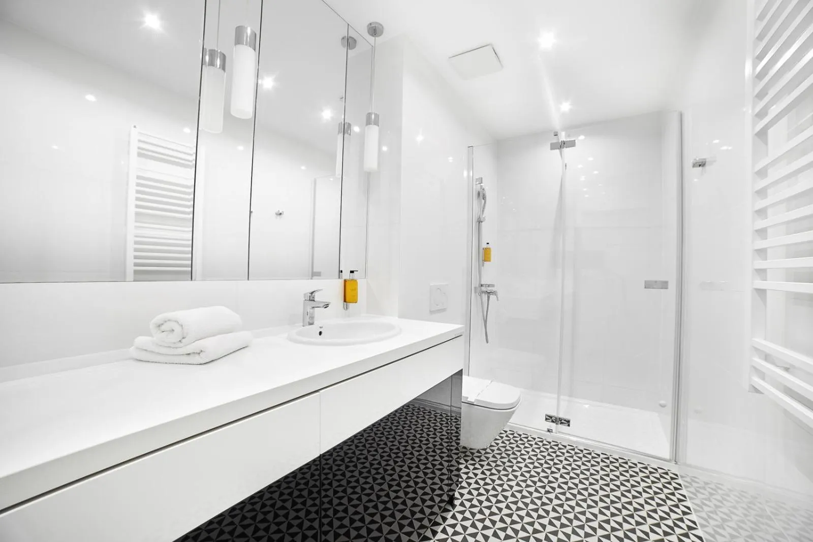 Shower in Dune Beach Resort - C