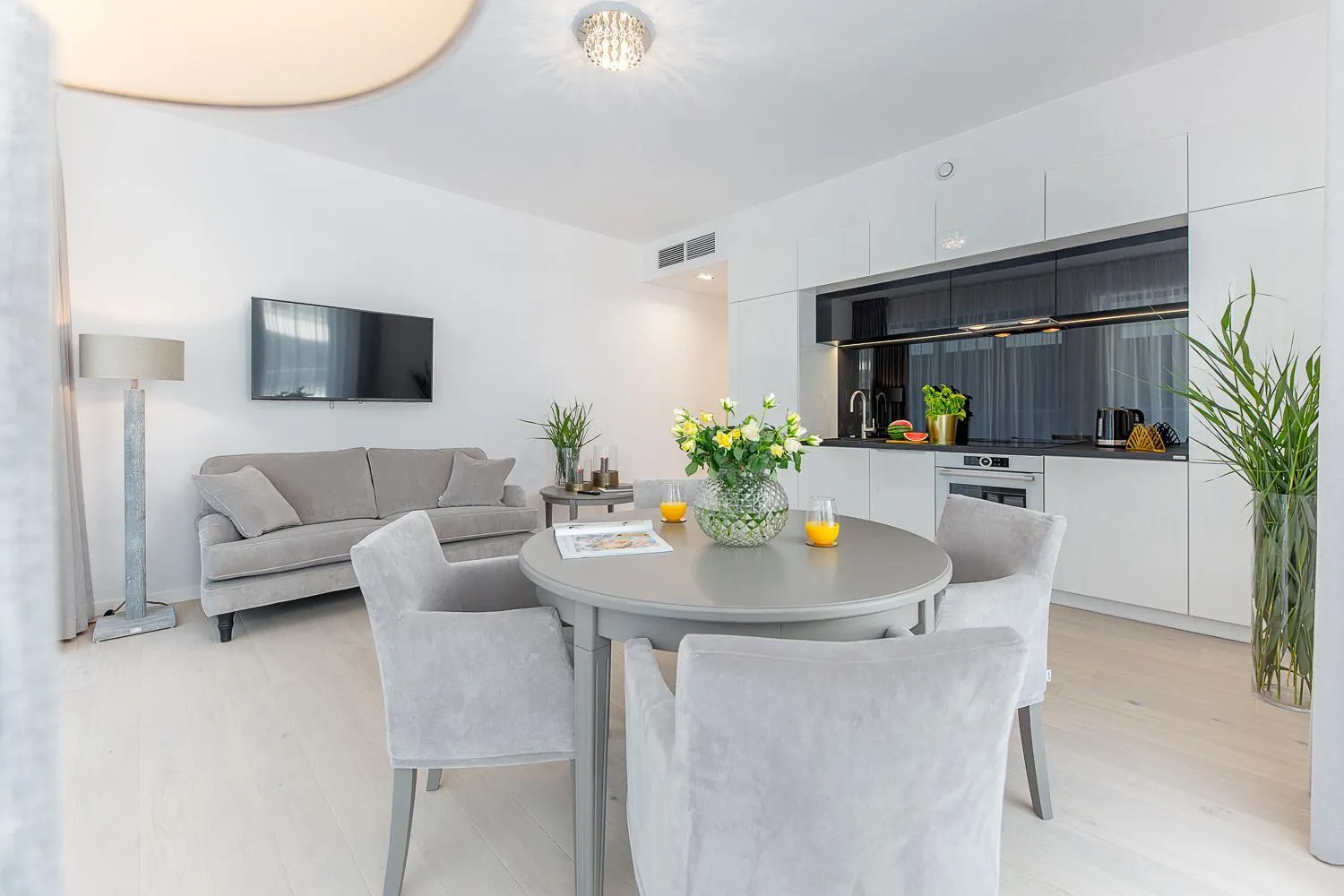 Kitchen or kitchenette in Dune Beach Resort - C