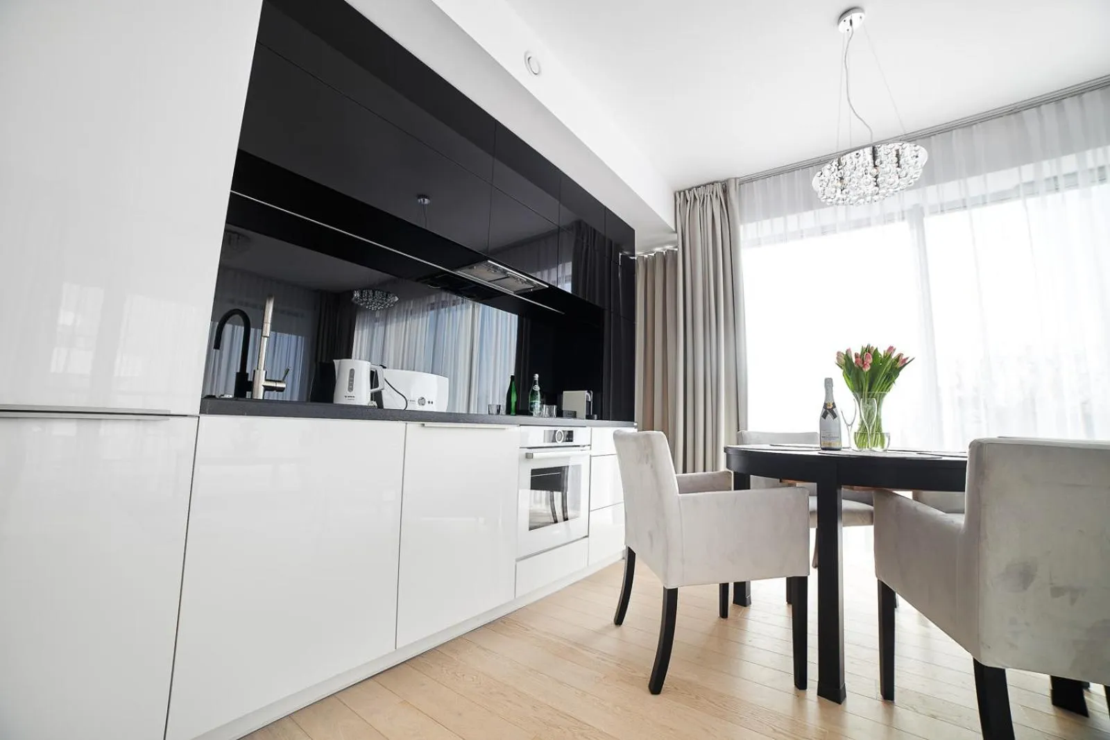 Kitchen or kitchenette in Dune Beach Resort - C