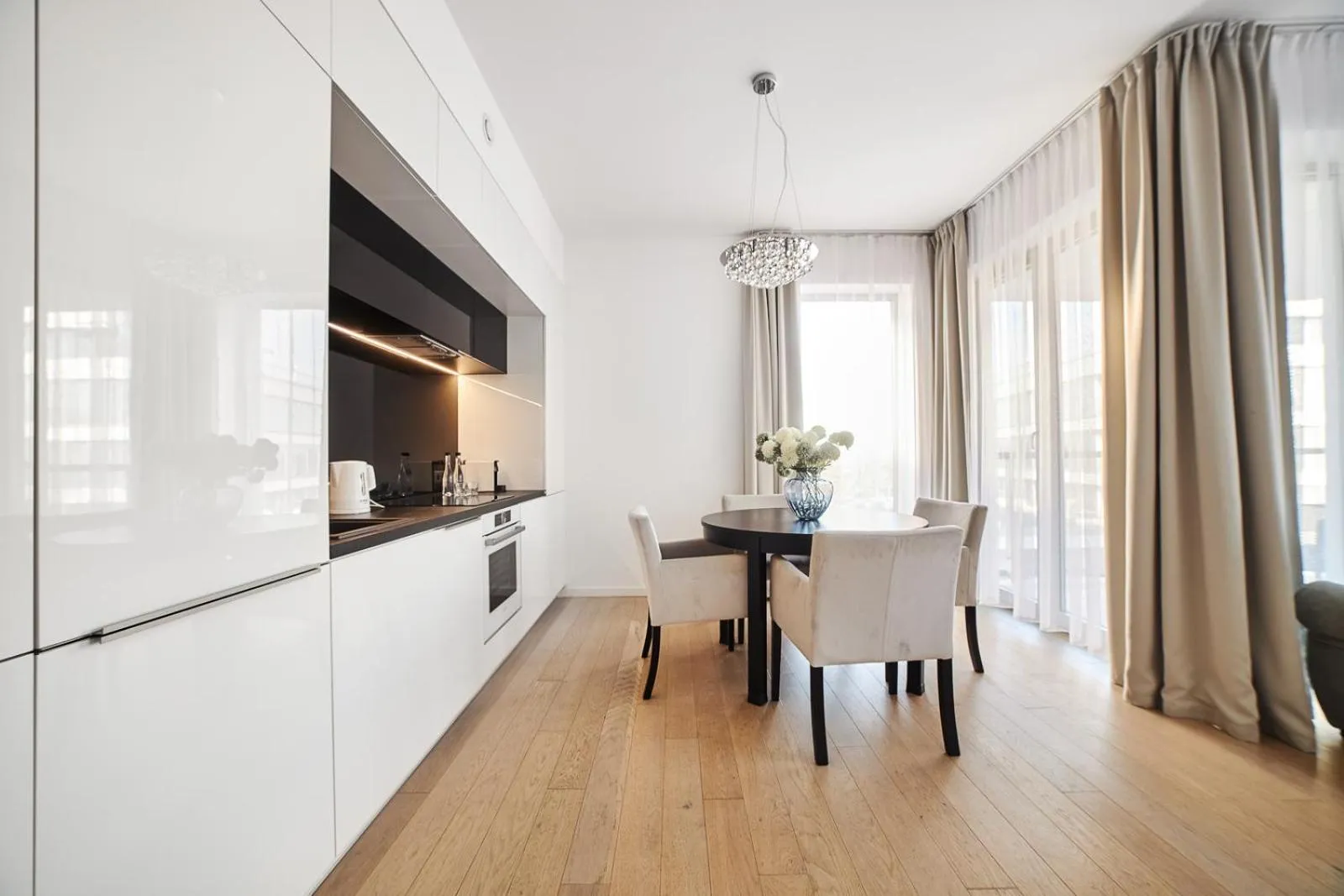 Kitchen or kitchenette in Dune Beach Resort - C