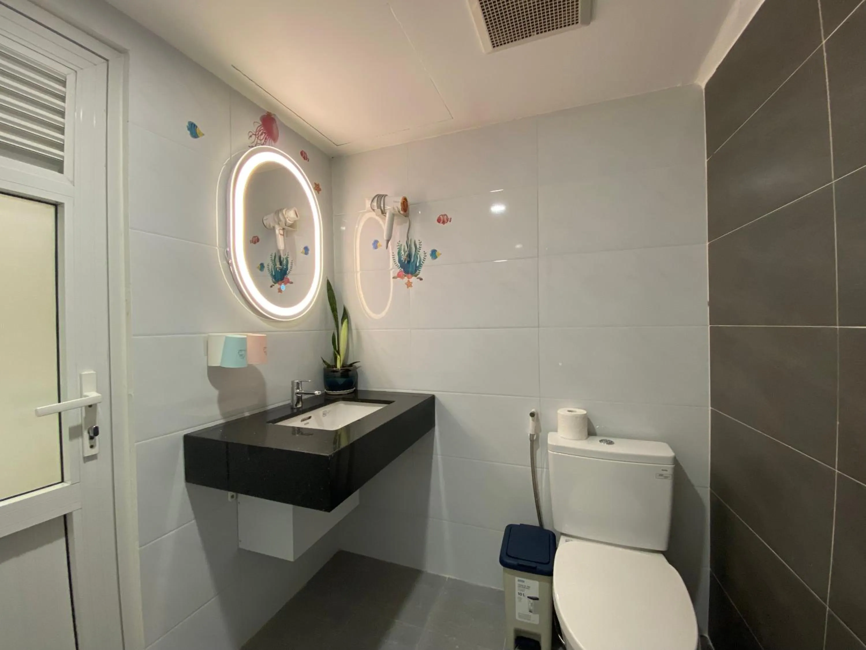 Toilet in Feliz Dalat Homestay