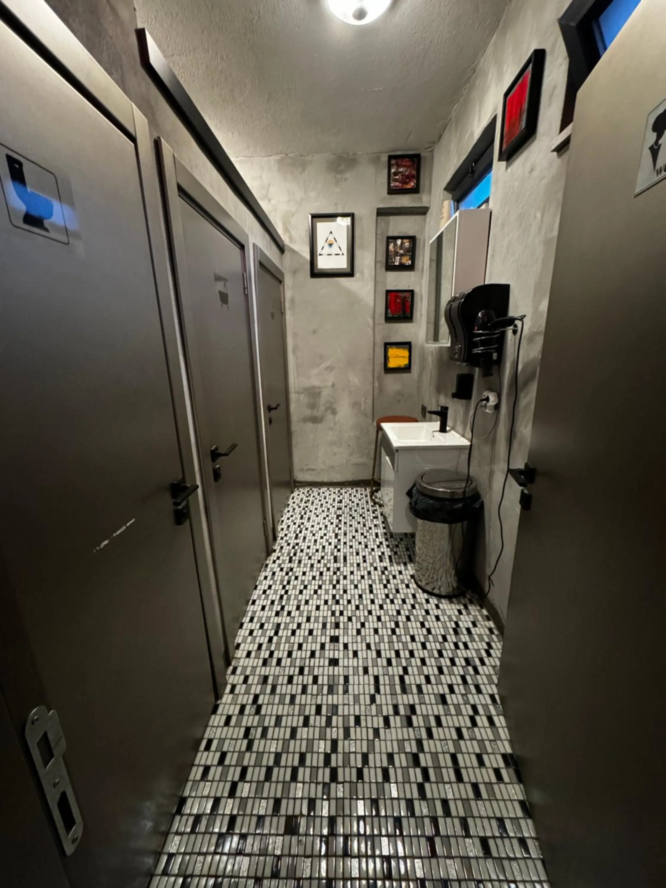 Bathroom in Nomad Hostel Karaköy