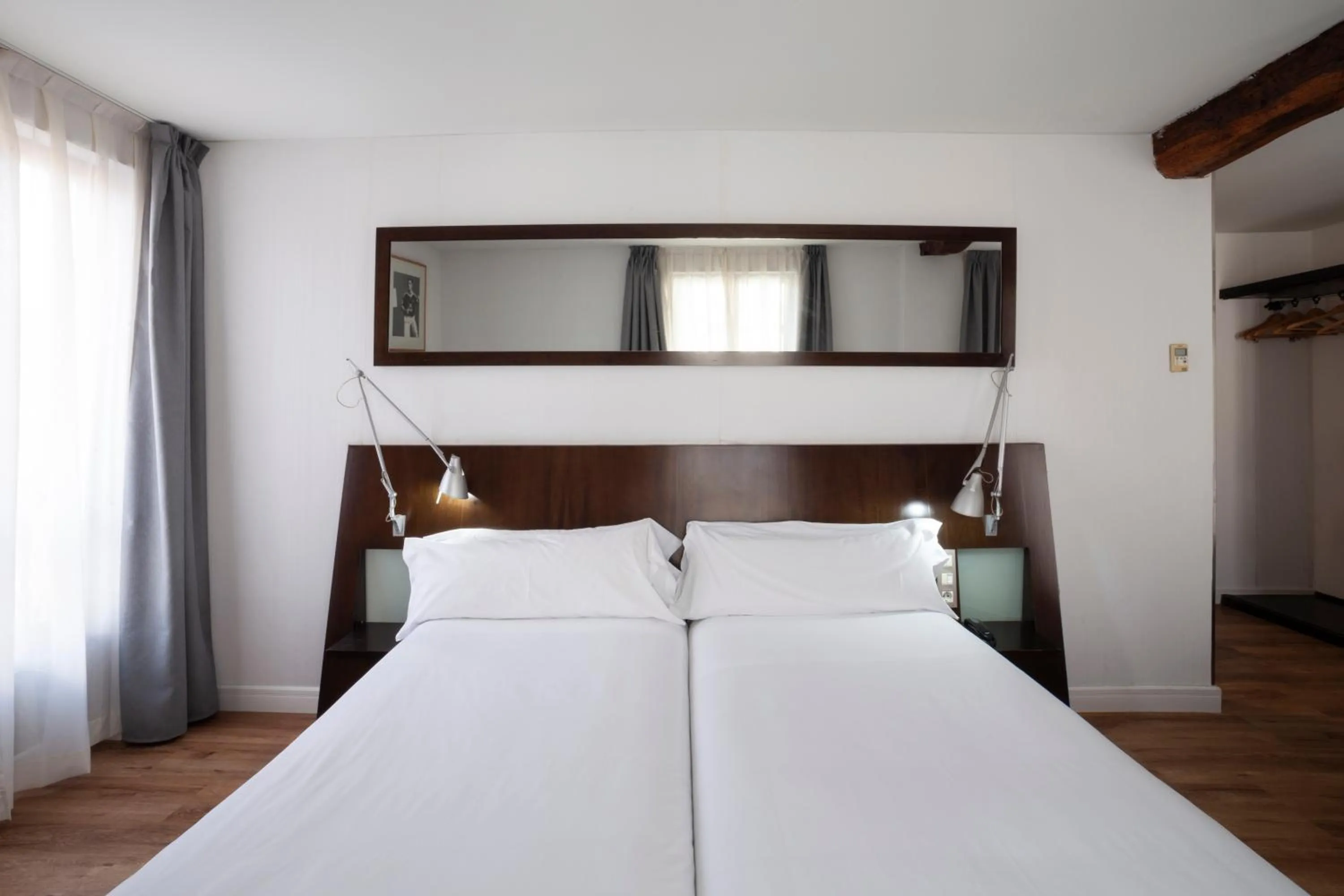 Bedroom, Bed in Petit Palace Arana Bilbao