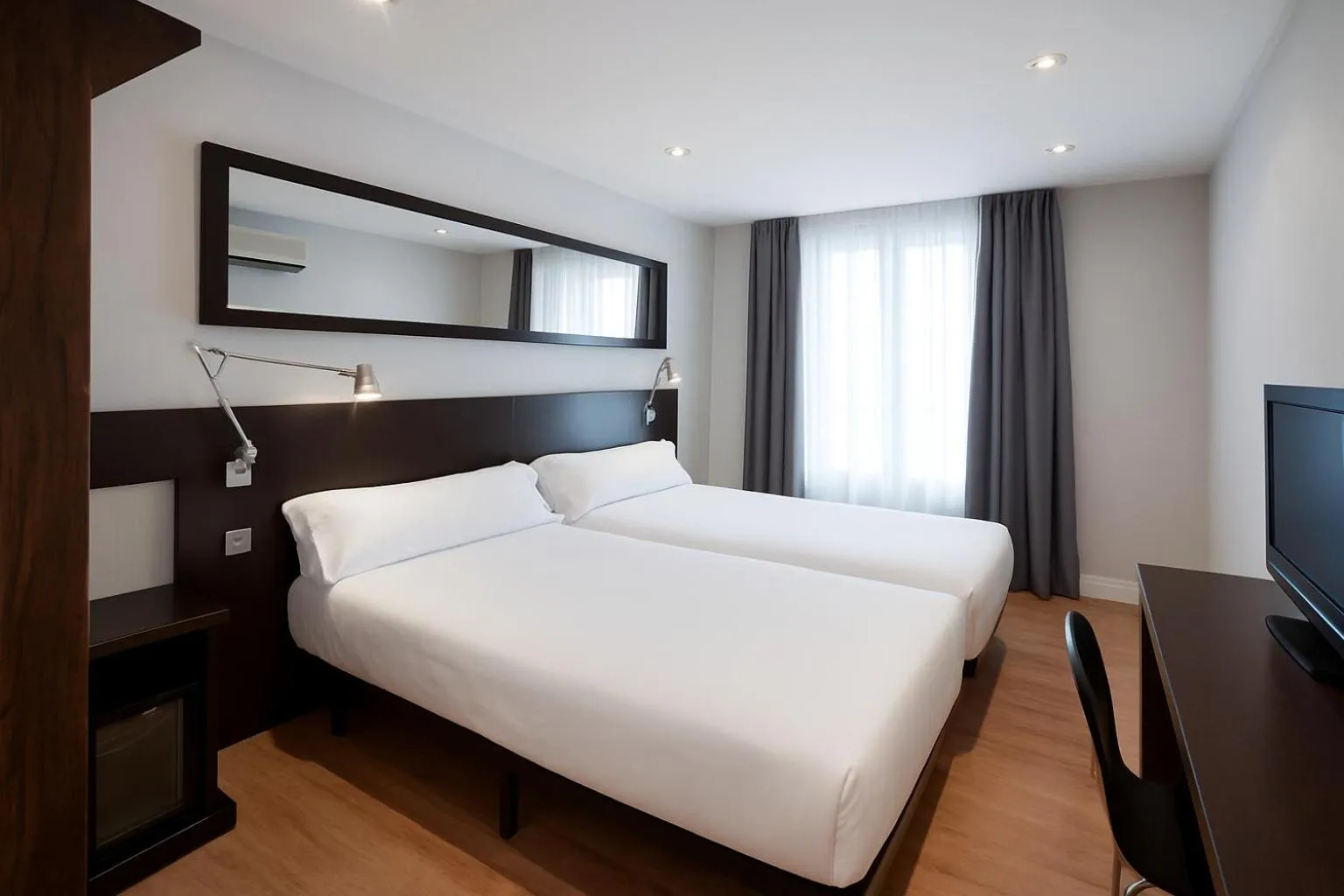 Bedroom, Bed in Petit Palace Arana Bilbao