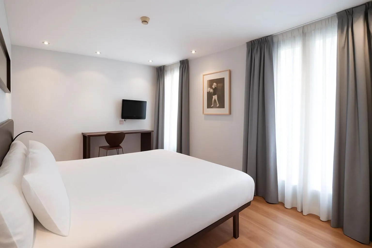 Bedroom, Bed in Petit Palace Arana Bilbao