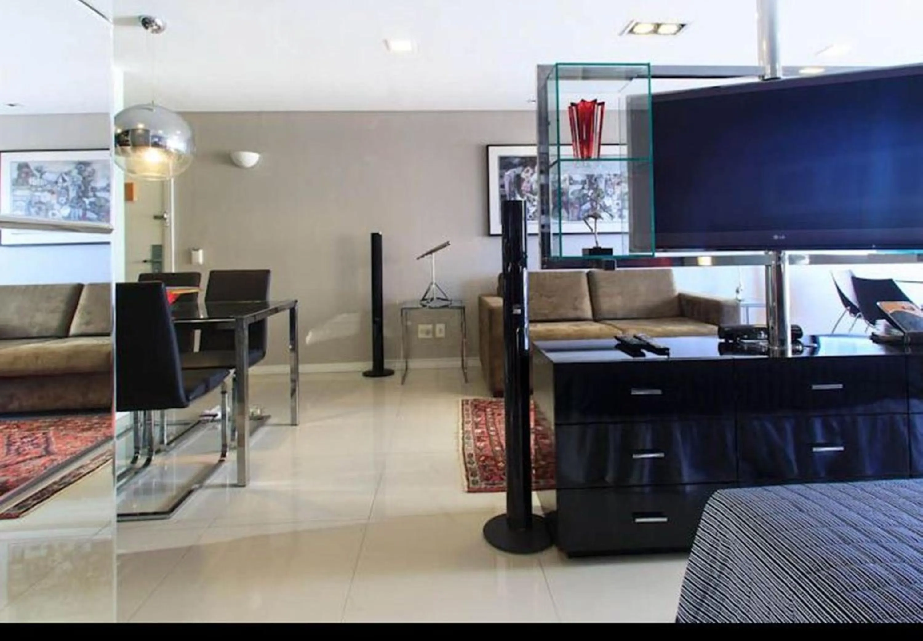 Communal lounge/ TV room in Flat Iate