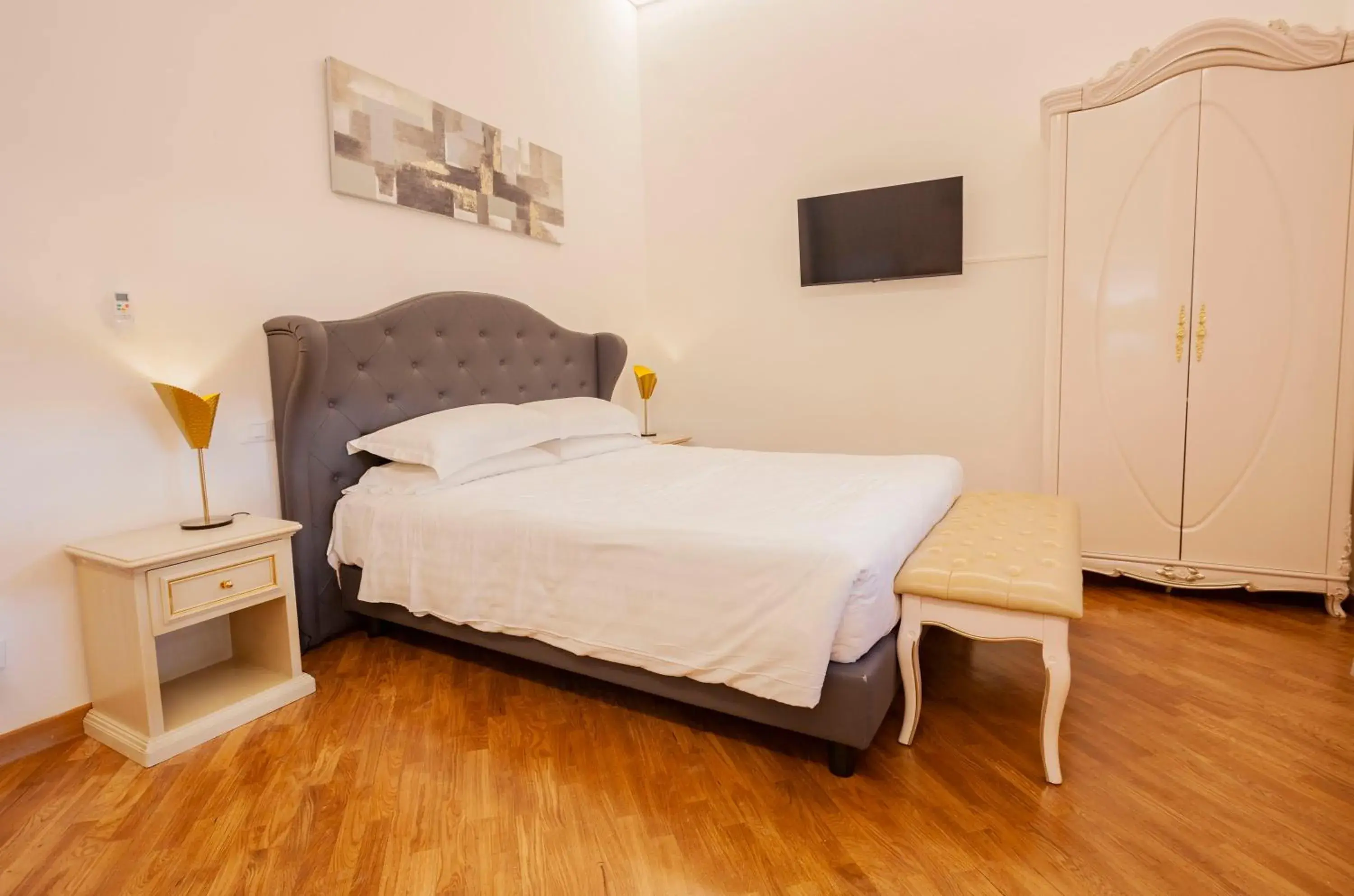 Double or Twin Room with Private External Bathroom in Villa Royal B&B Double or Twin Room with Private External Bathroom in Villa Royal B&B