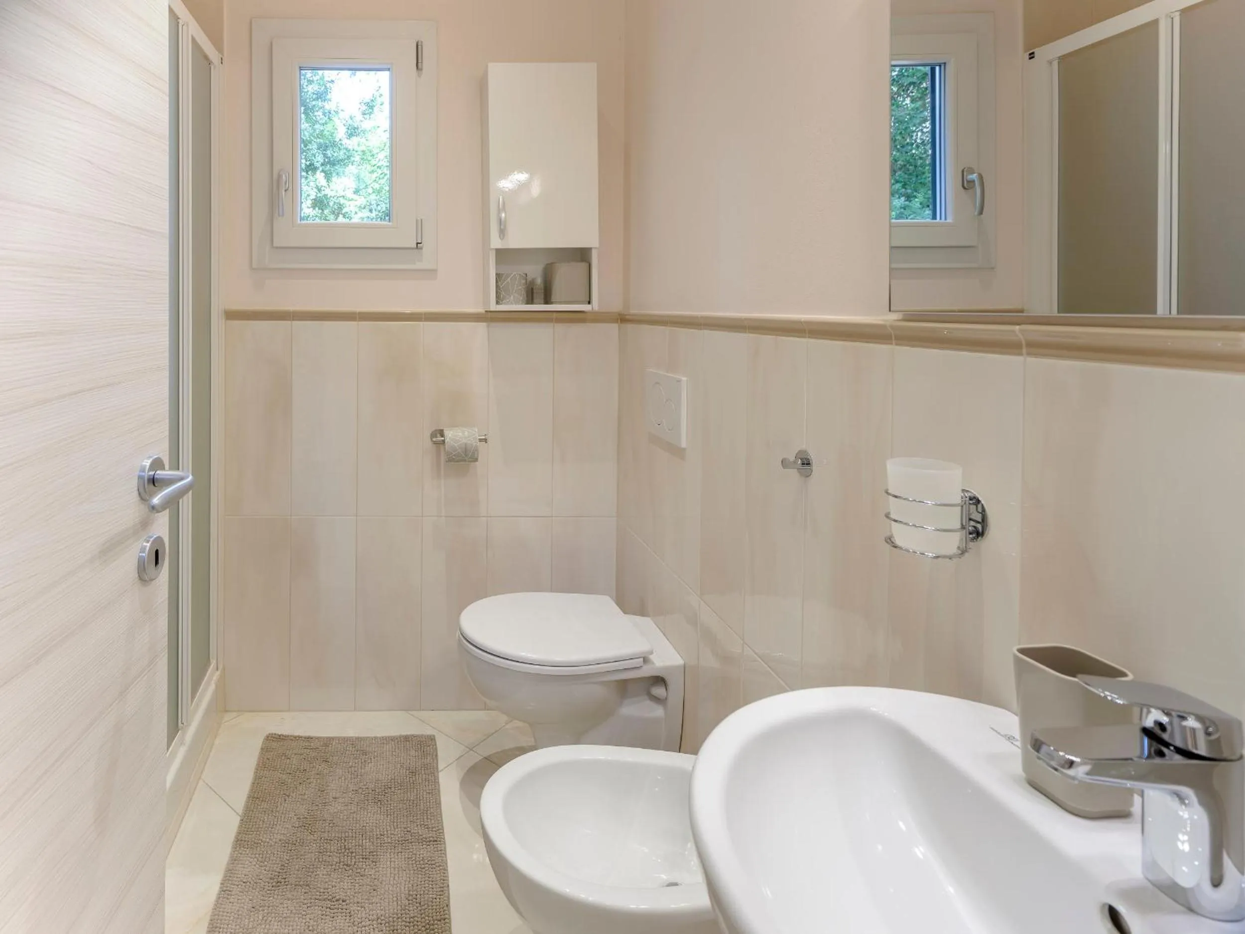 Shower in Villa Royal B&B