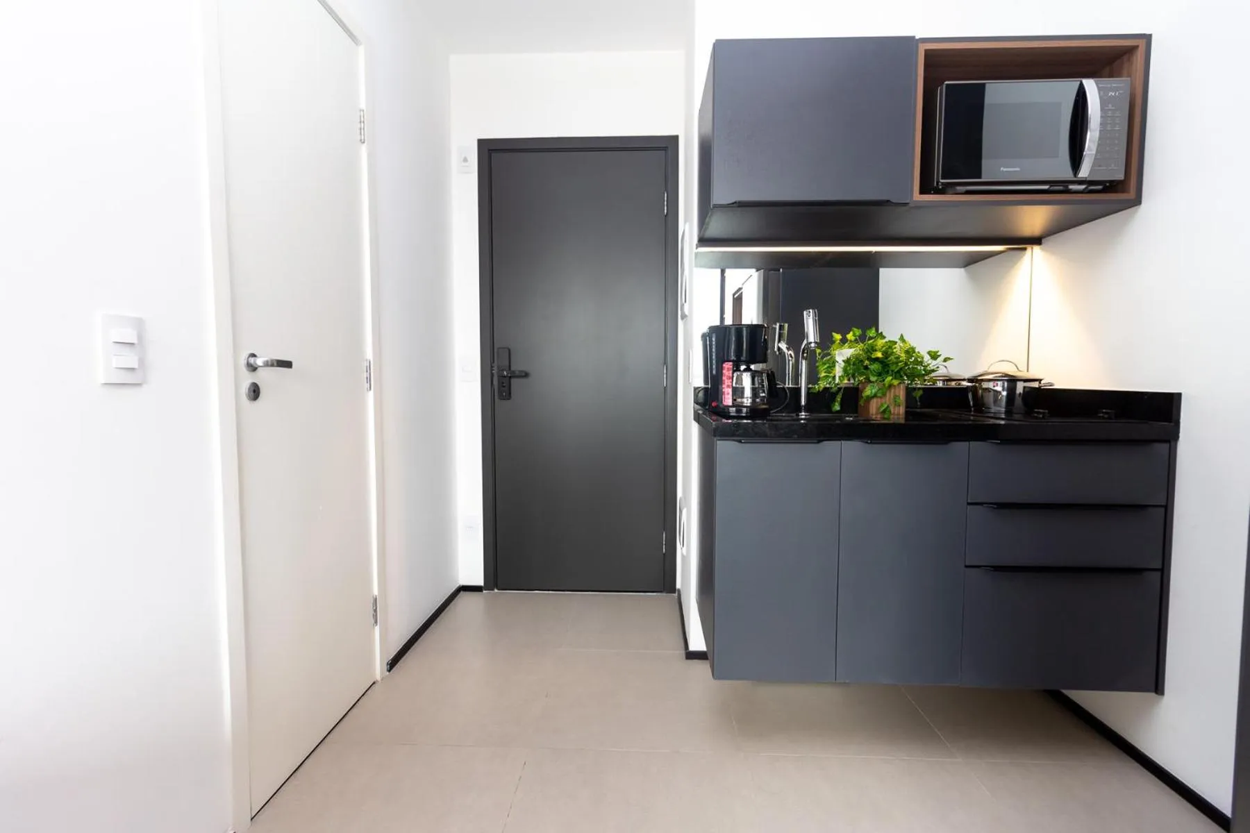 Kitchen or kitchenette in 360 VN Turiassú by Housi