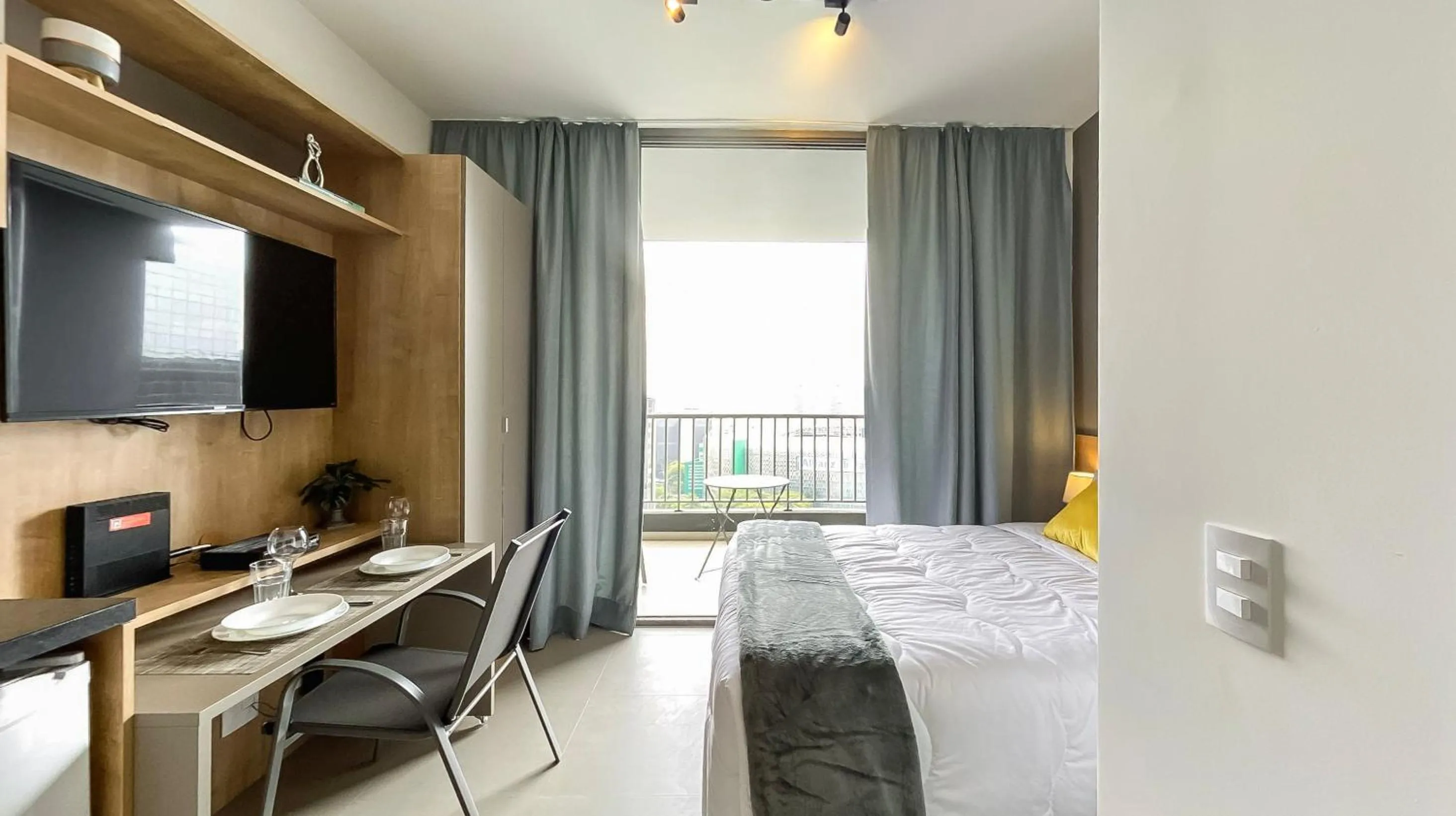 Photo of the whole room, Bed in 360 VN Turiassú by Housi