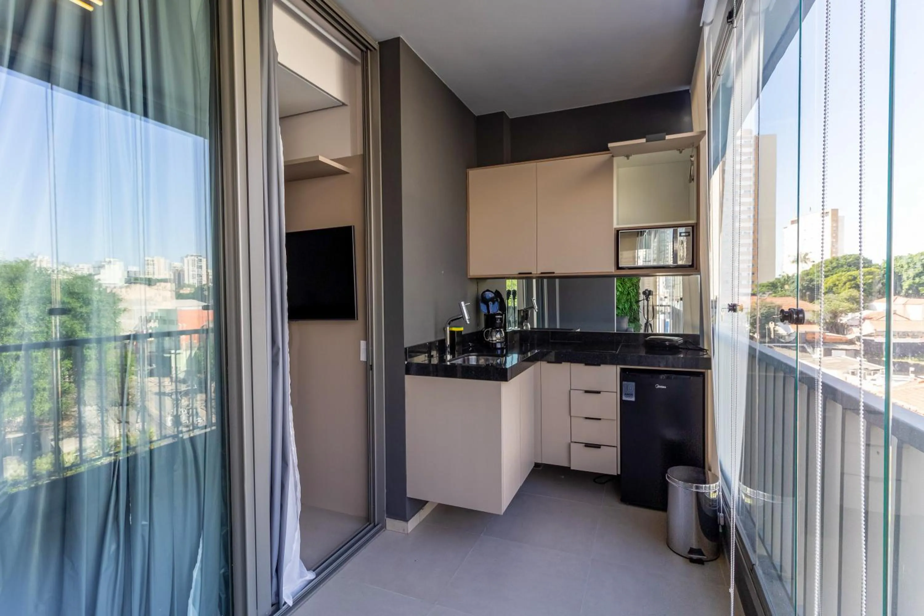 Kitchen or kitchenette in 360 VN Turiassú by Housi