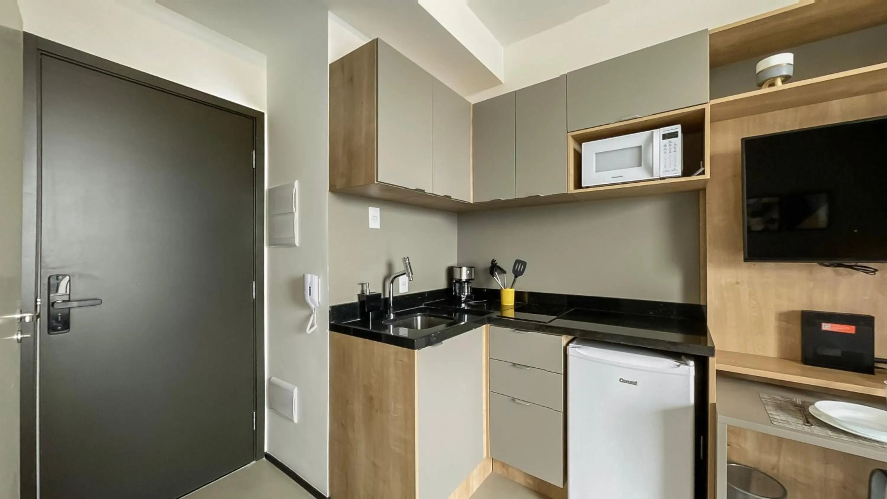 Kitchen or kitchenette in 360 VN Turiassú by Housi