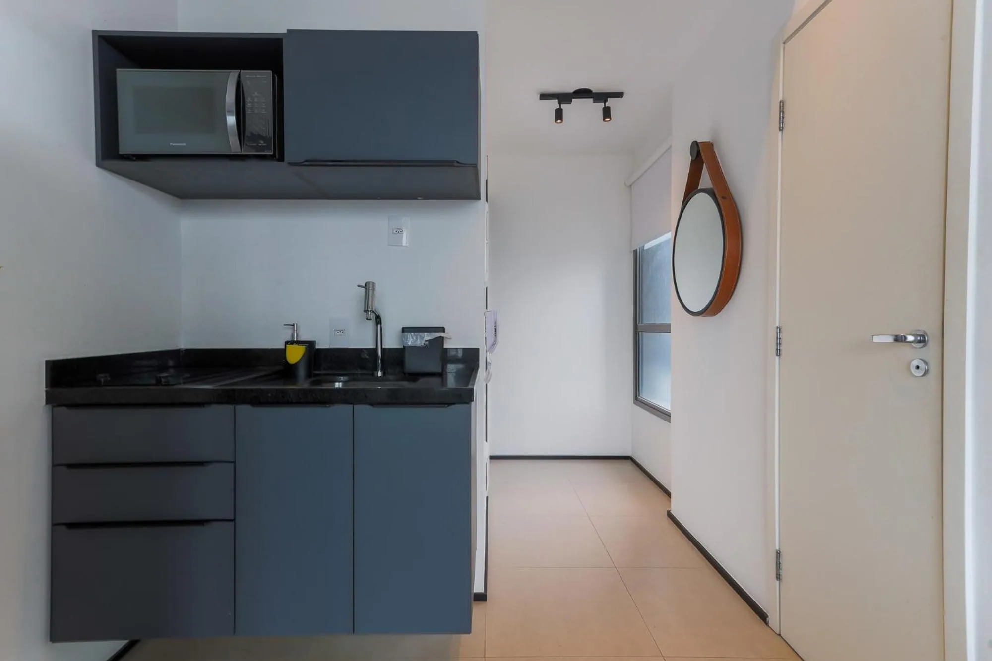 Kitchen or kitchenette in 360 VN Turiassú by Housi