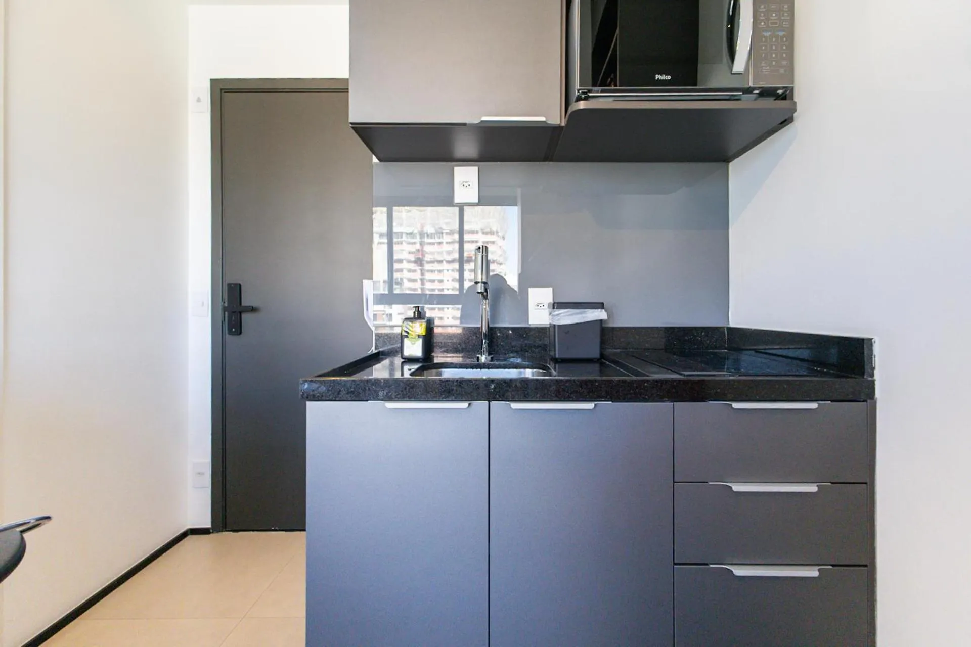 Kitchen or kitchenette in 360 VN Turiassú by Housi