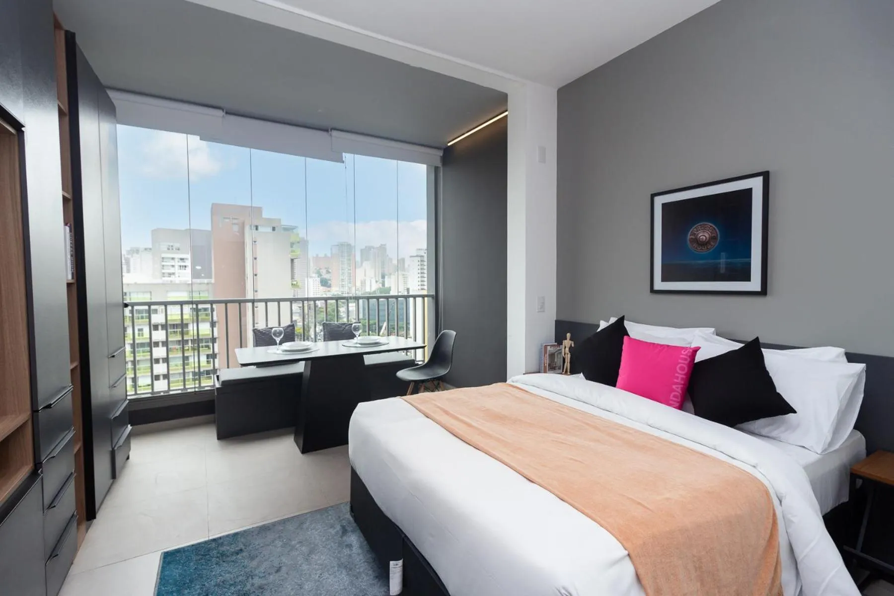 Photo of the whole room, Bed in 360 VN Turiassú by Housi