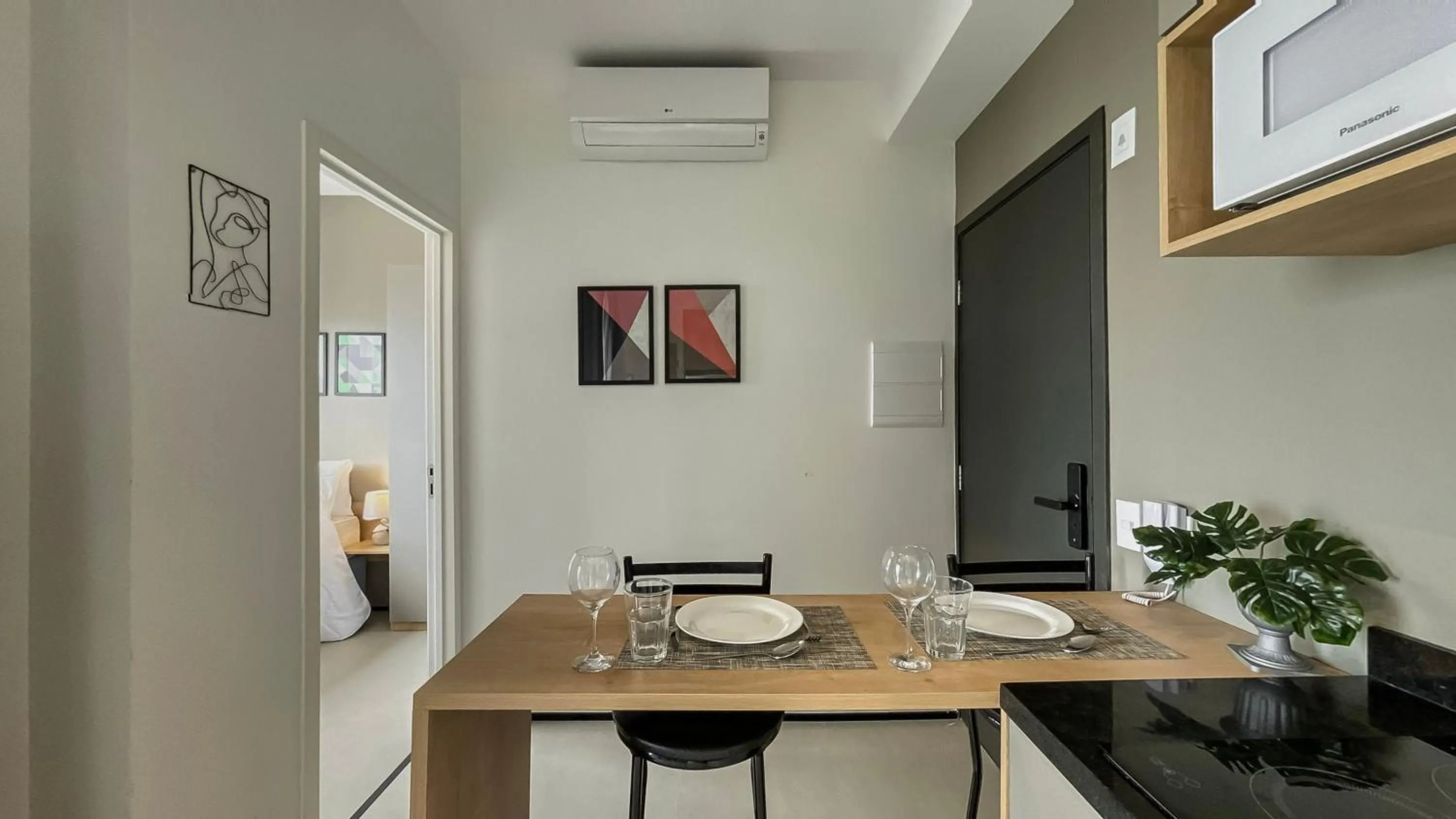 Dining area in 360 VN Turiassú by Housi