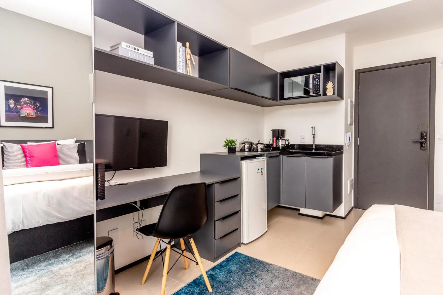 Kitchen or kitchenette, Bed in 360 VN Turiassú by Housi