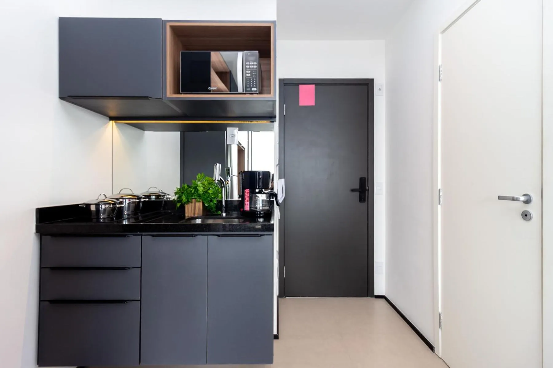 Kitchen or kitchenette in 360 VN Turiassú by Housi