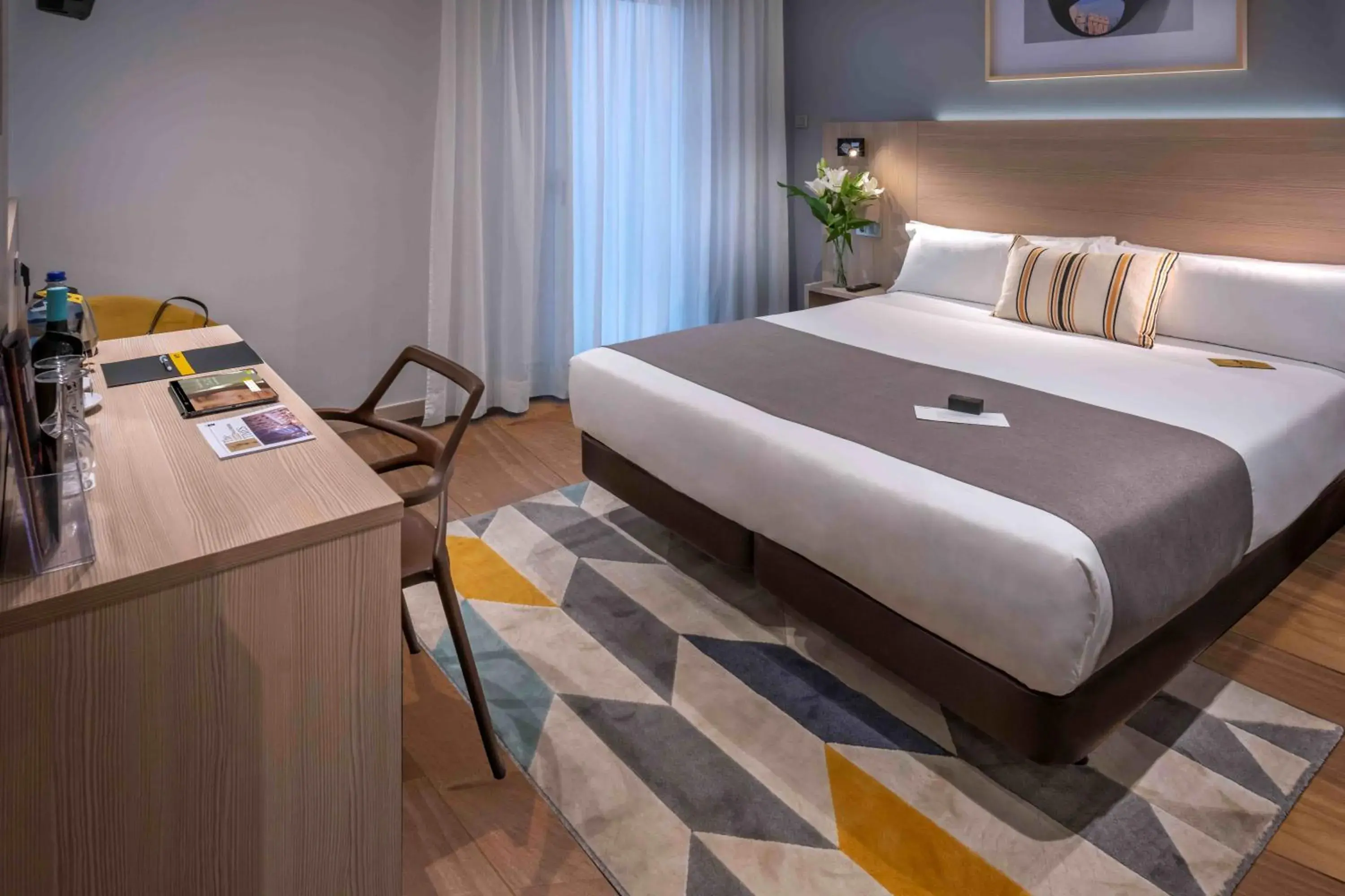 Small Double Room in Hotel SERHS Rivoli Rambla Small Double Room in Hotel SERHS Rivoli Rambla