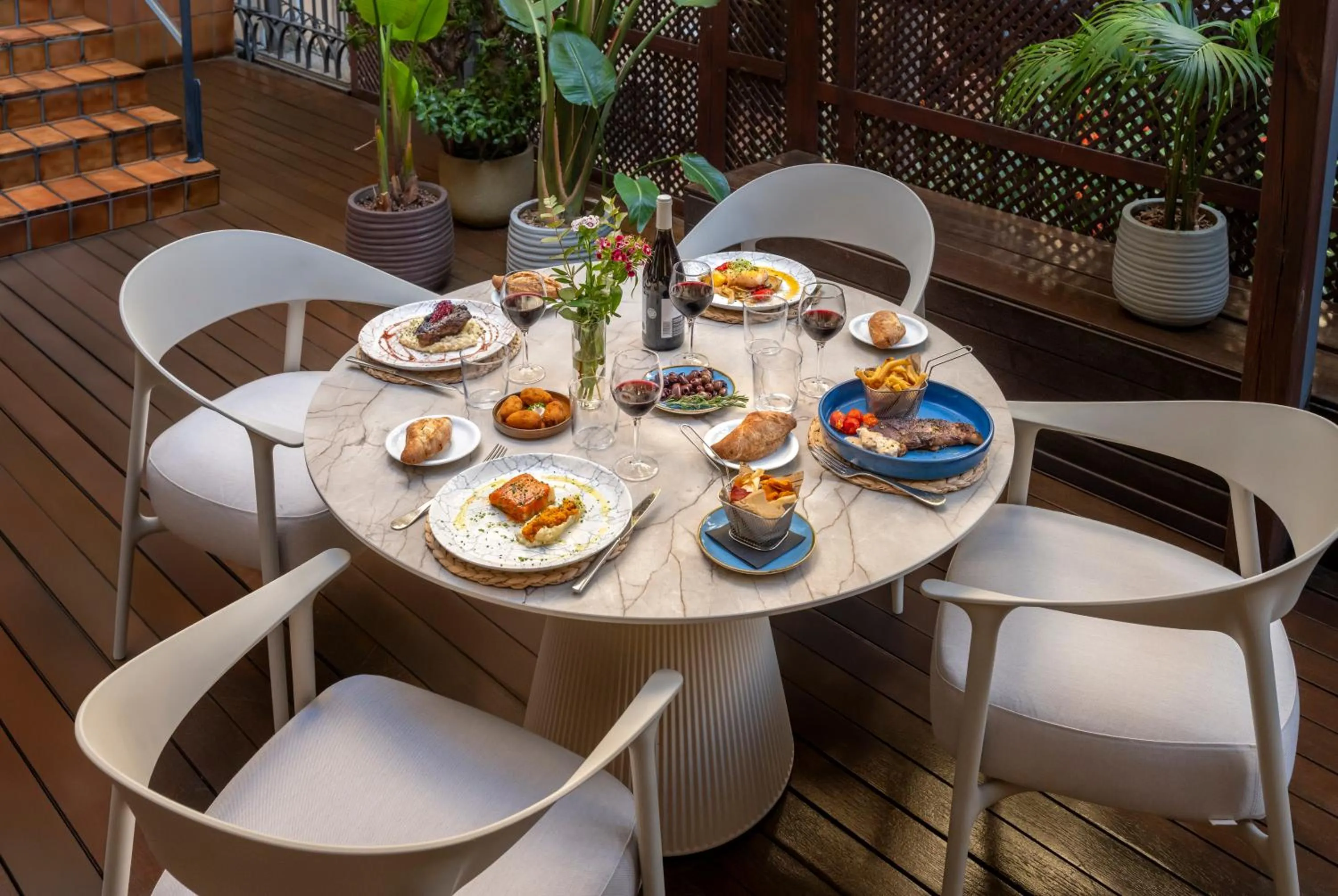 Restaurant/places to eat in Hotel SERHS Rivoli Rambla