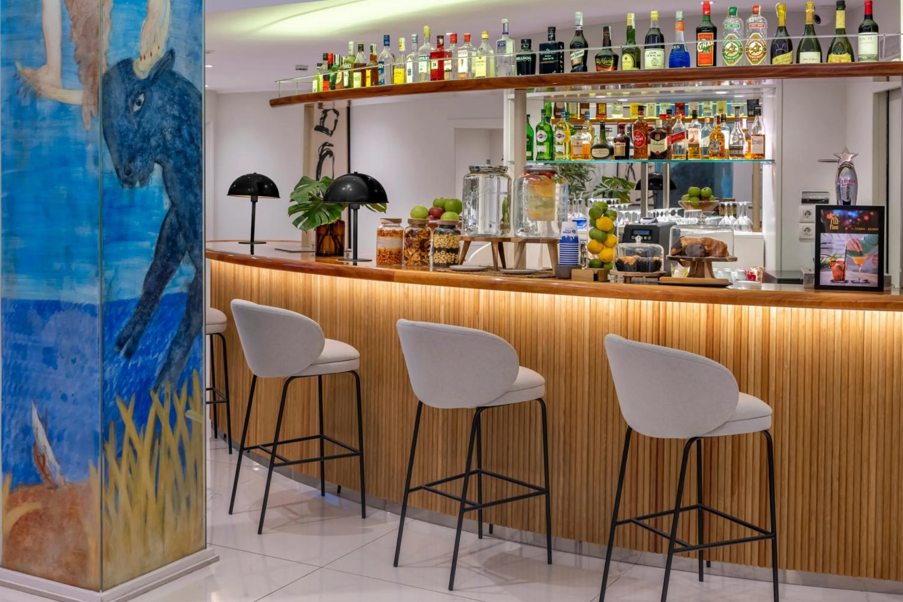 Lounge or bar in Hotel SERHS Rivoli Rambla