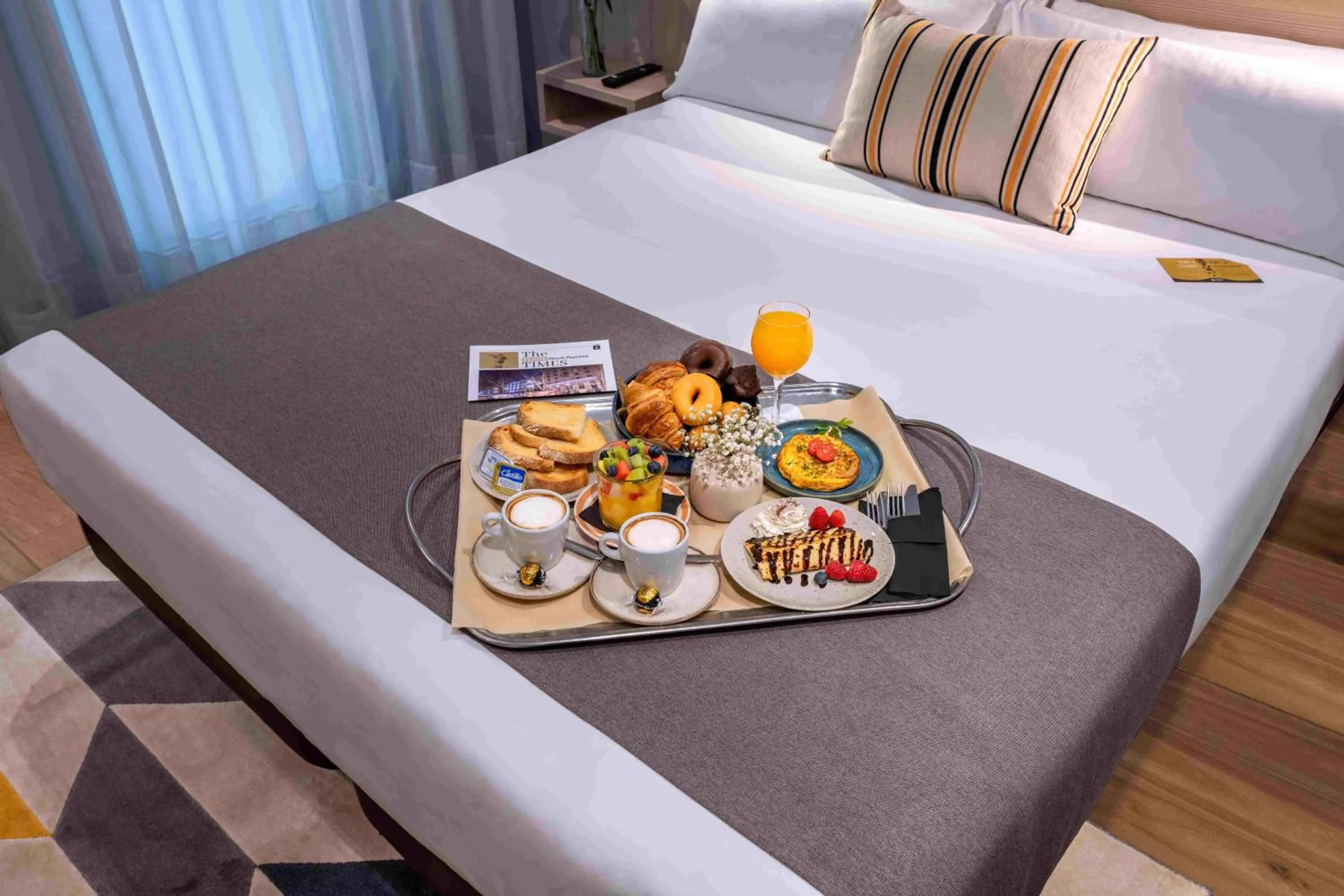 room service in Hotel SERHS Rivoli Rambla