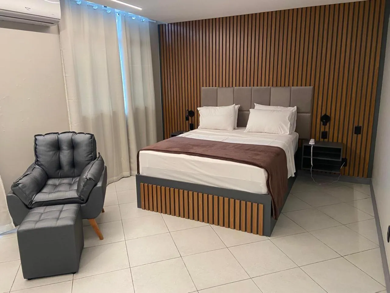 Bed in Millenium Hotel Flat