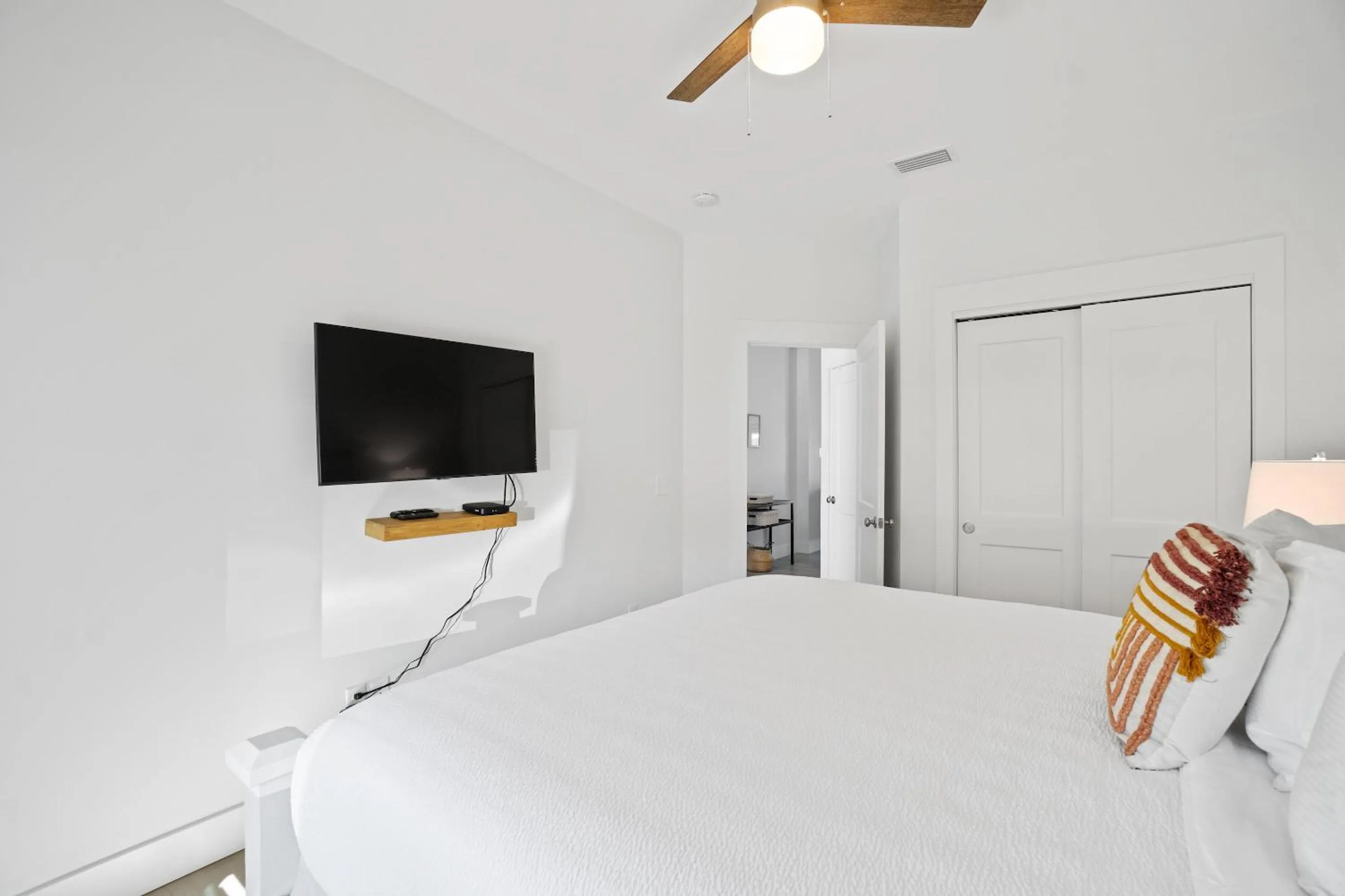 Bed in Beach House w/Private Pool - The Sanderling