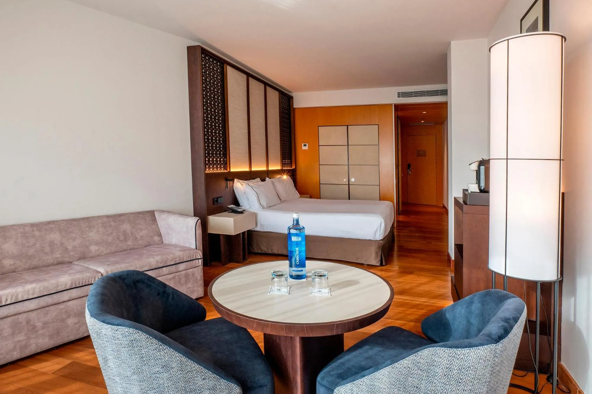 Bed in Eurostars Grand Marina Hotel GL