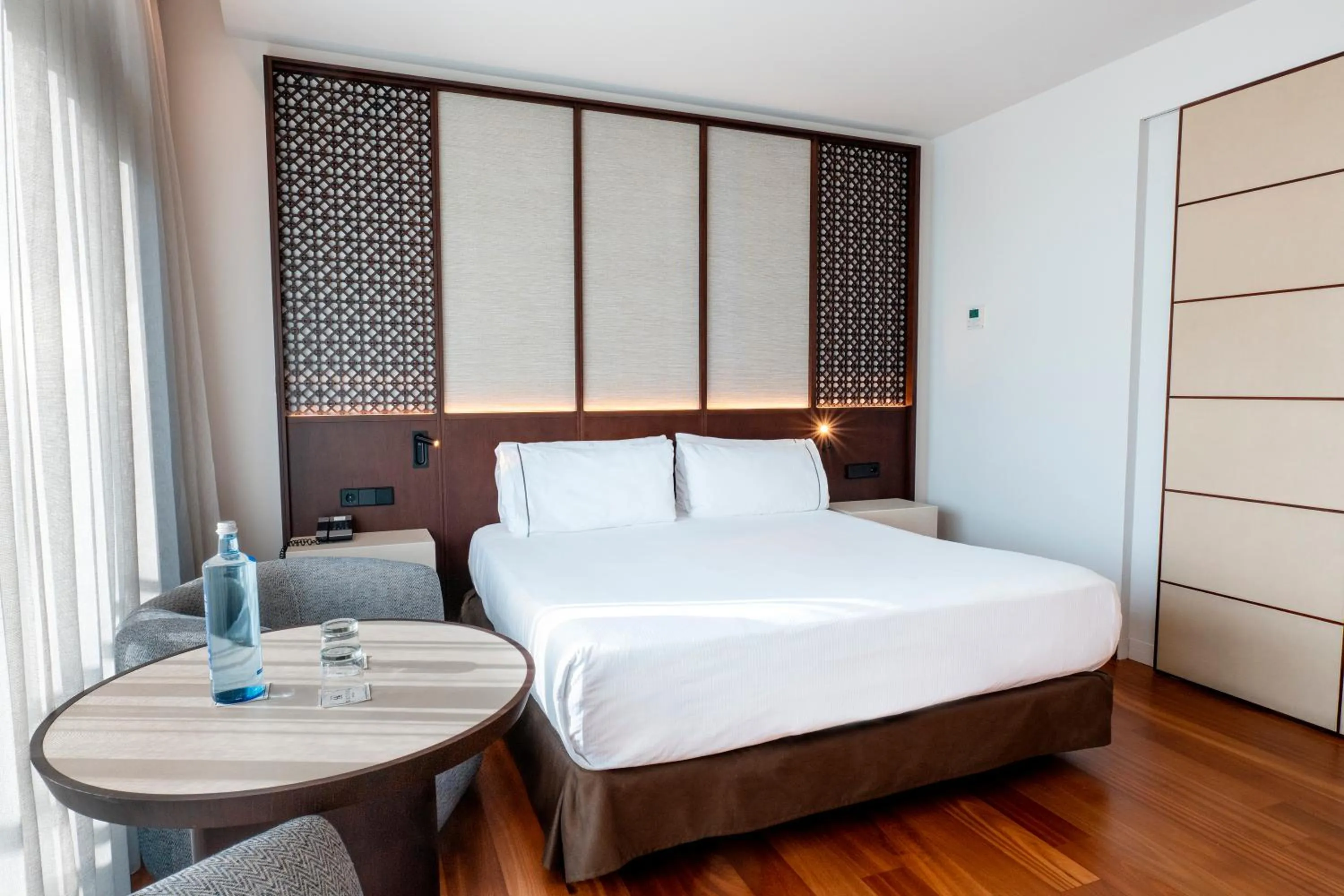 Bed in Eurostars Grand Marina Hotel GL