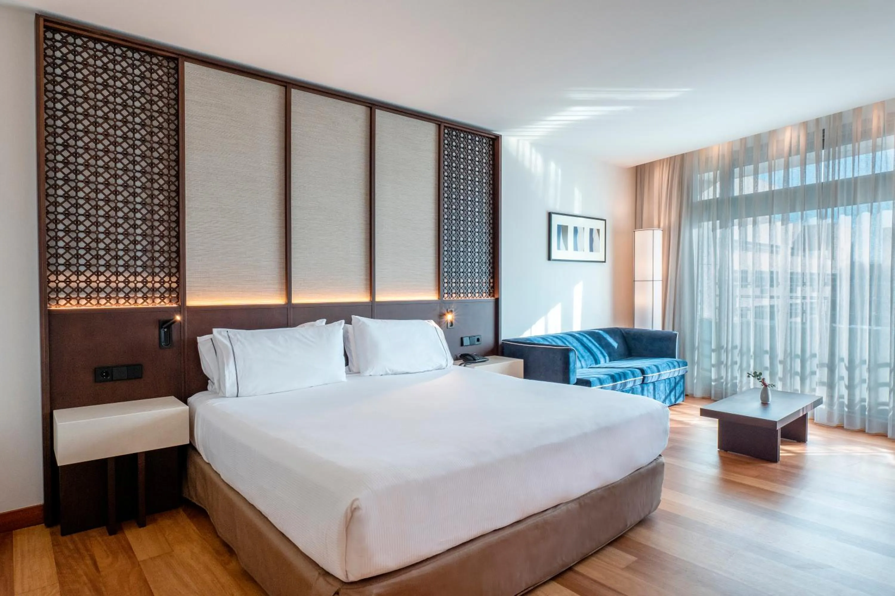 Bed in Eurostars Grand Marina Hotel GL