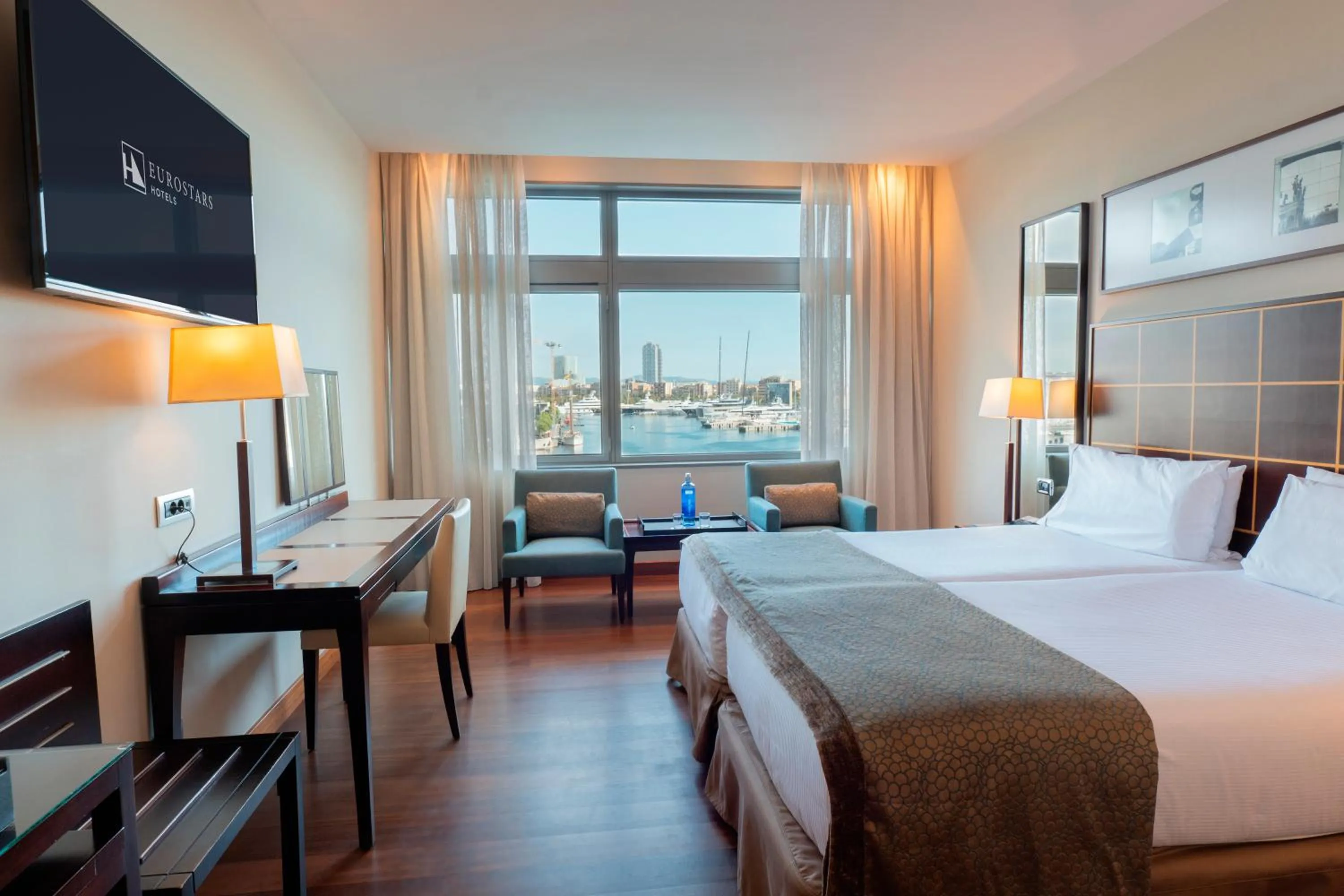 Photo of the whole room, Bed in Eurostars Grand Marina Hotel GL