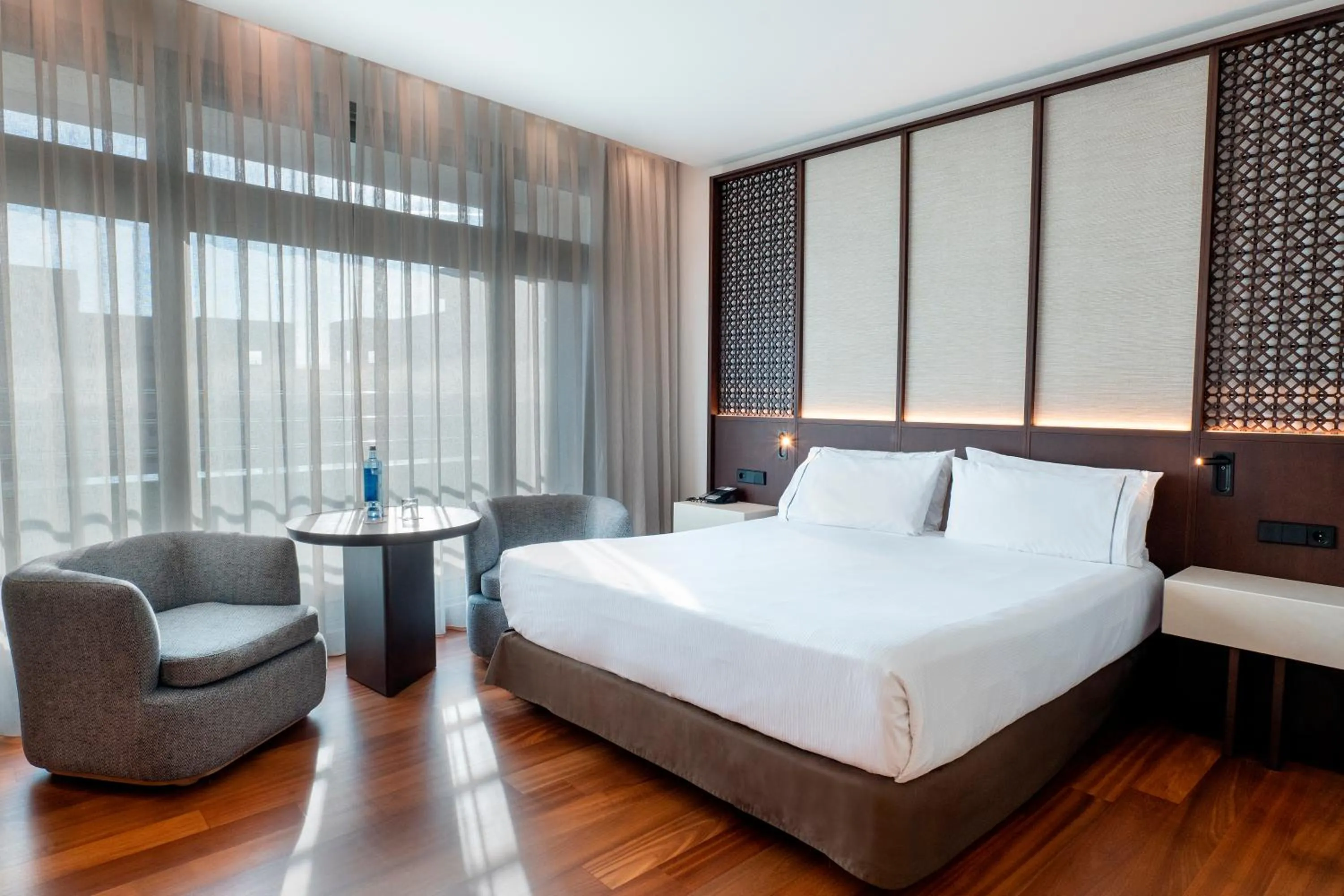 Bed in Eurostars Grand Marina Hotel GL