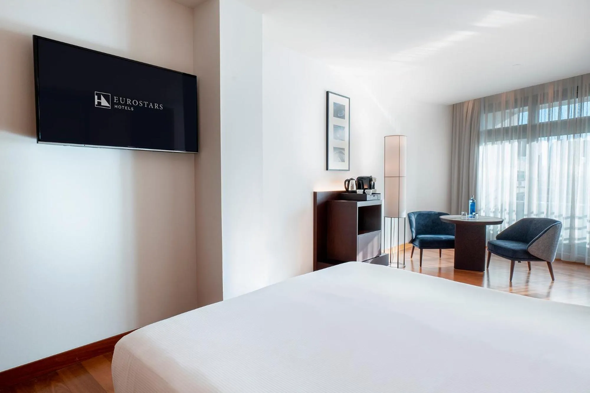 Bed in Eurostars Grand Marina Hotel GL