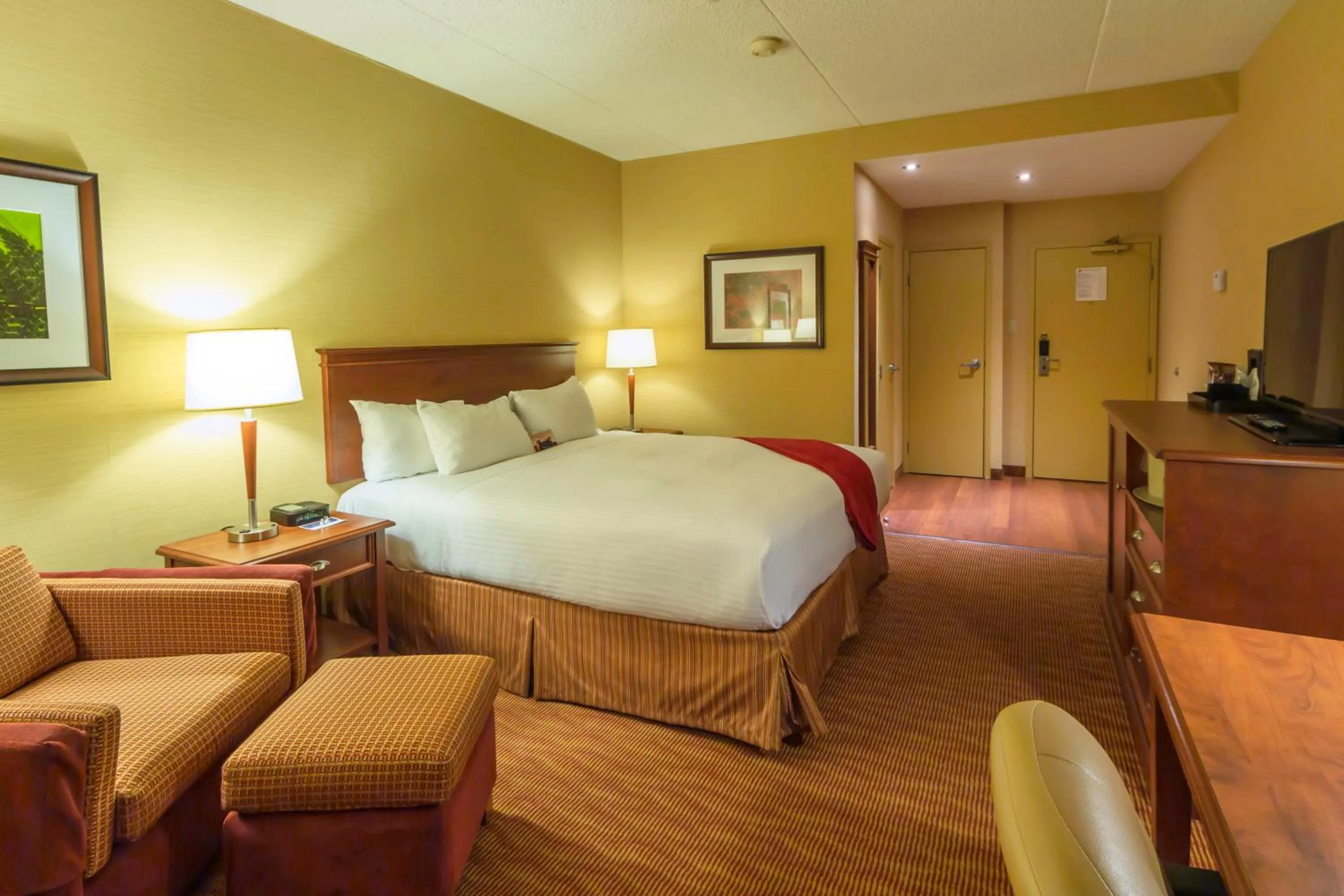 Photo of the whole room, Bed in The Water Tower Inn - BW Premier Collection