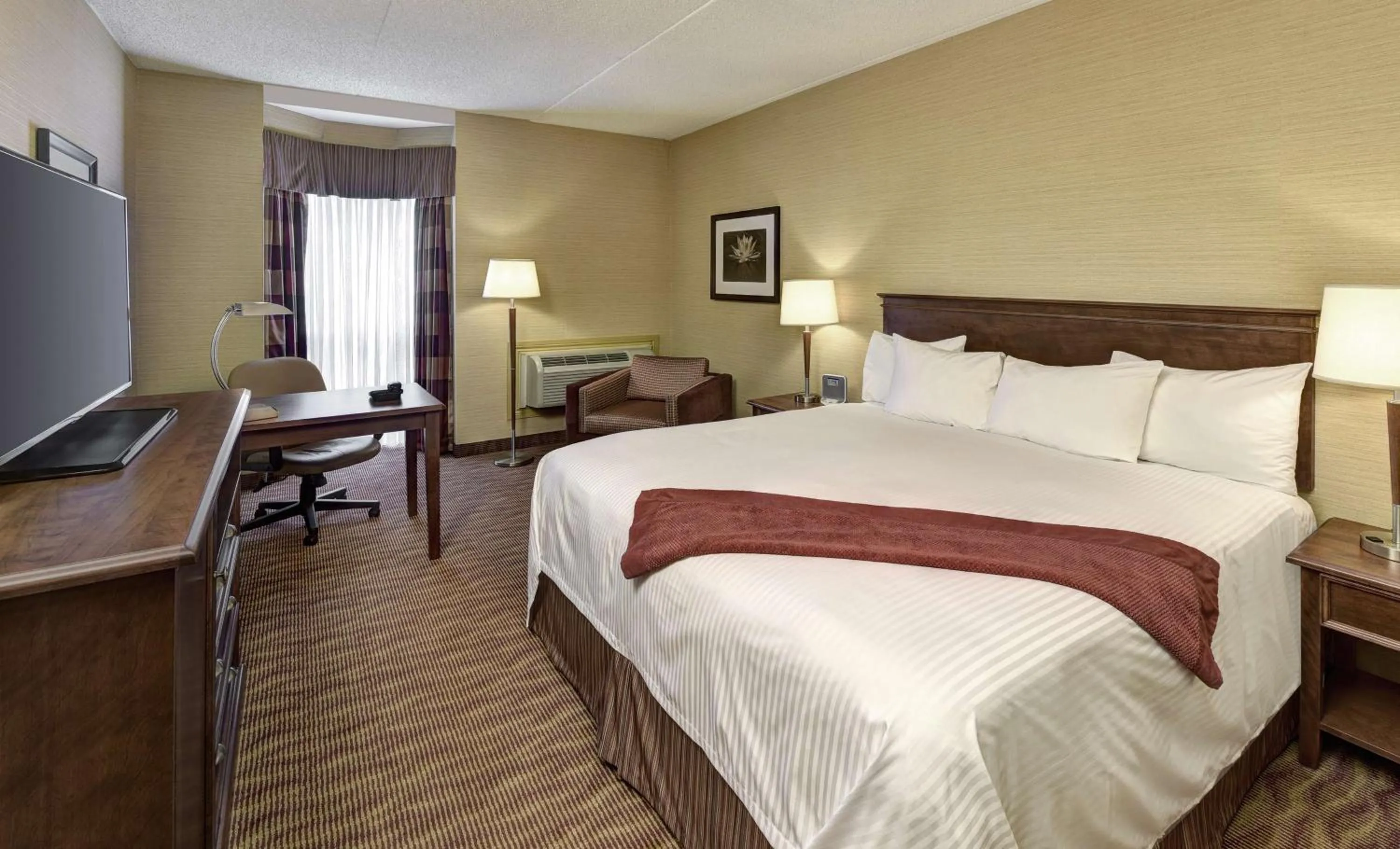 Photo of the whole room, Bed in The Water Tower Inn - BW Premier Collection