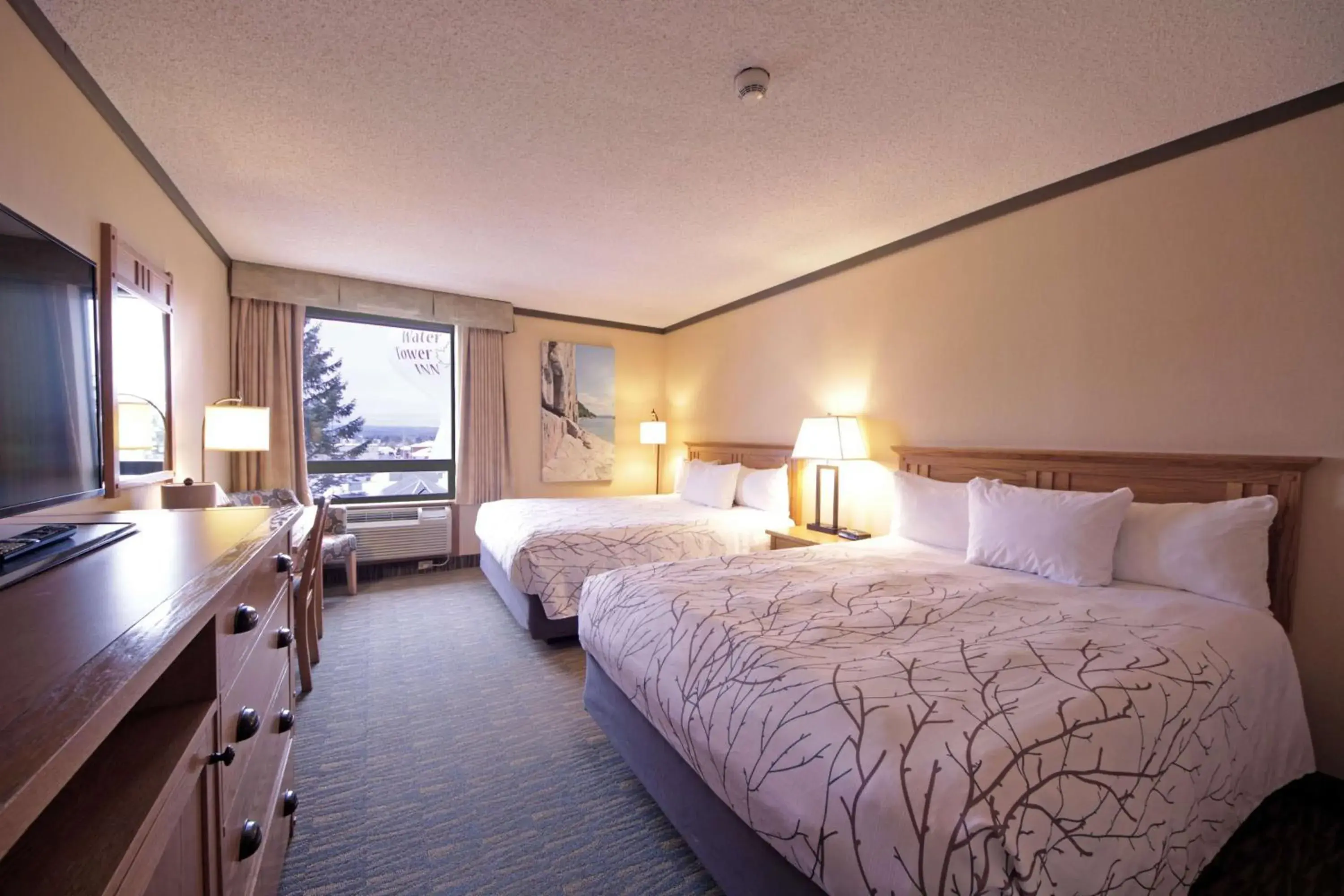 Queen Room with Two Queen Beds and Bath Tub - Non-Smoking in The Water Tower Inn - BW Premier Collection Queen Room with Two Queen Beds and Bath Tub - Non-Smoking in The Water Tower Inn - BW Premier Collection